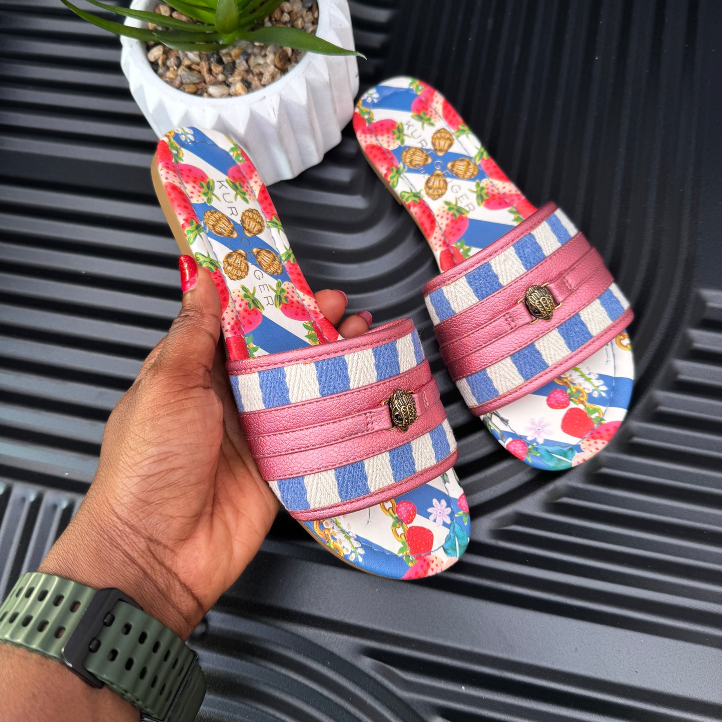 KG Flat Sandal