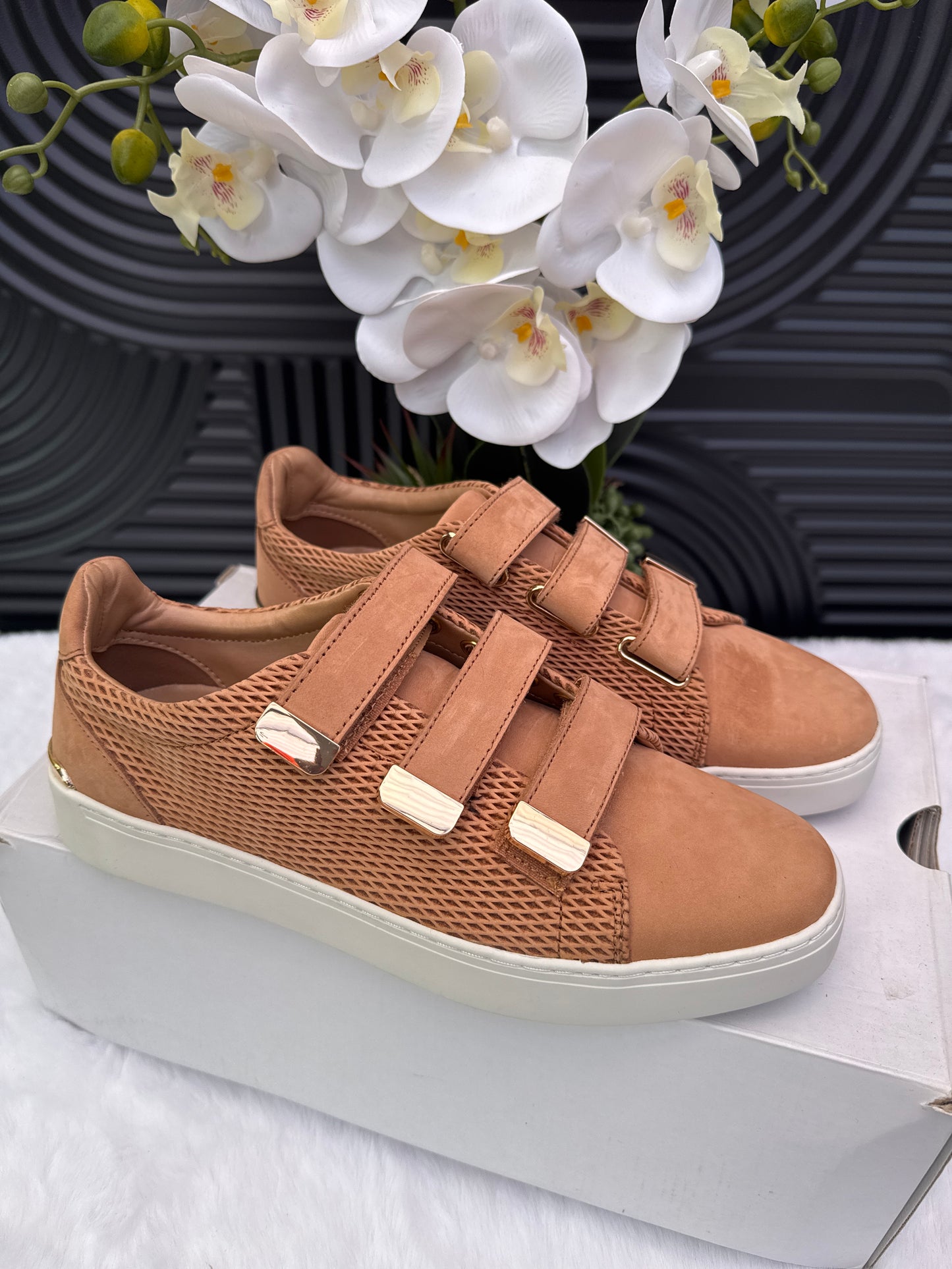 Velcro strap Sneakers