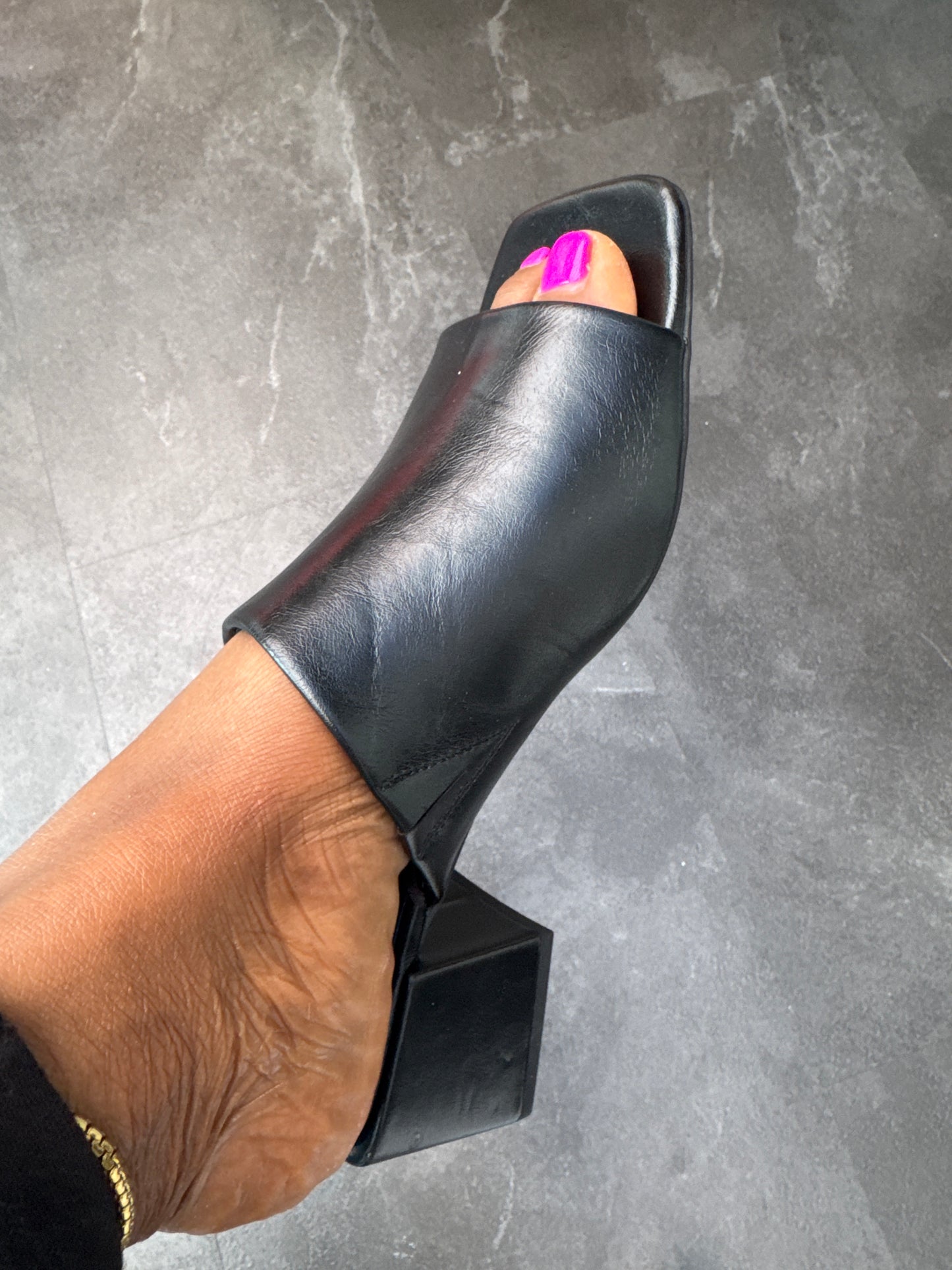 Block heel slippers