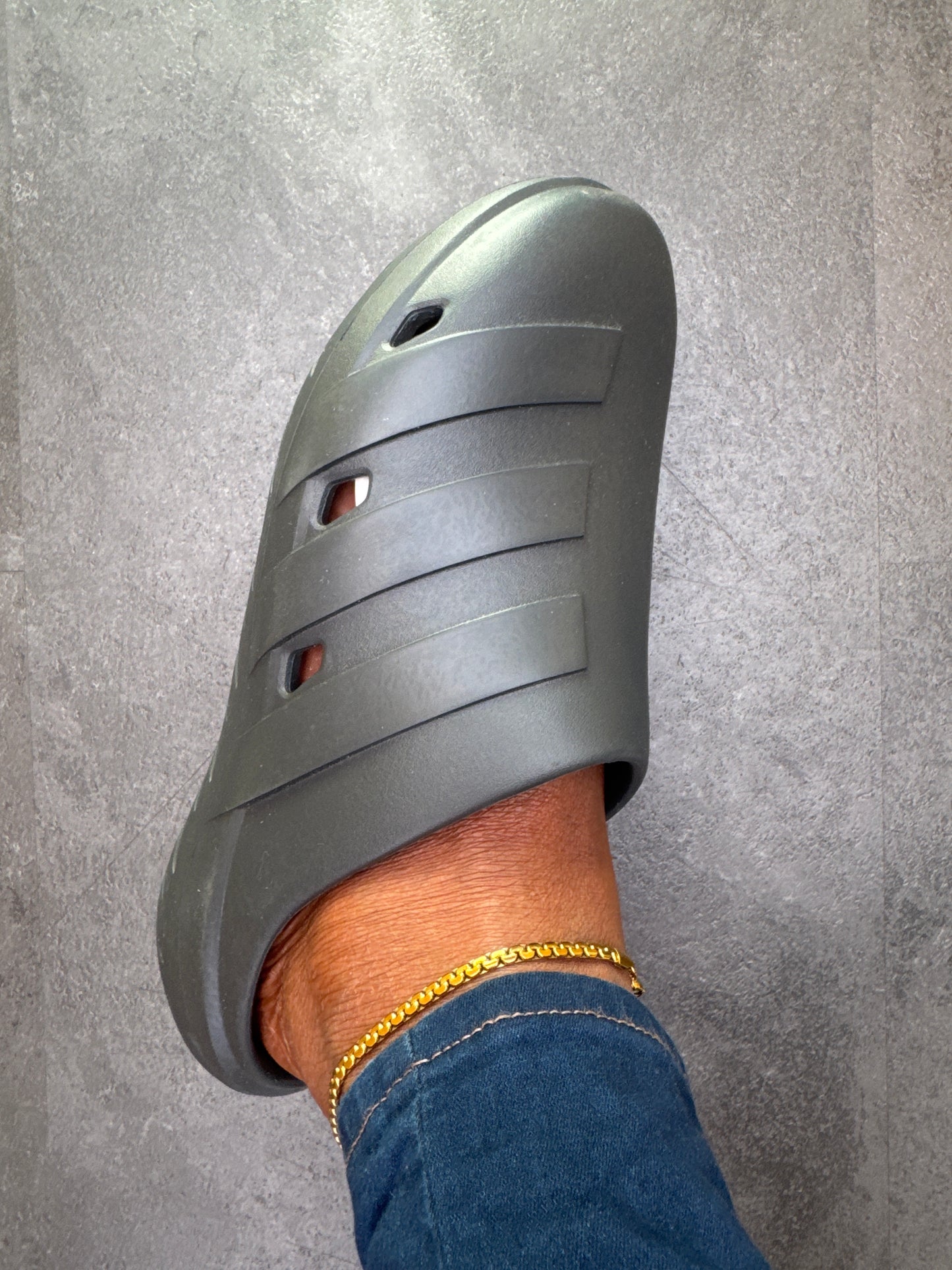 Unisex ADIDAS clogs