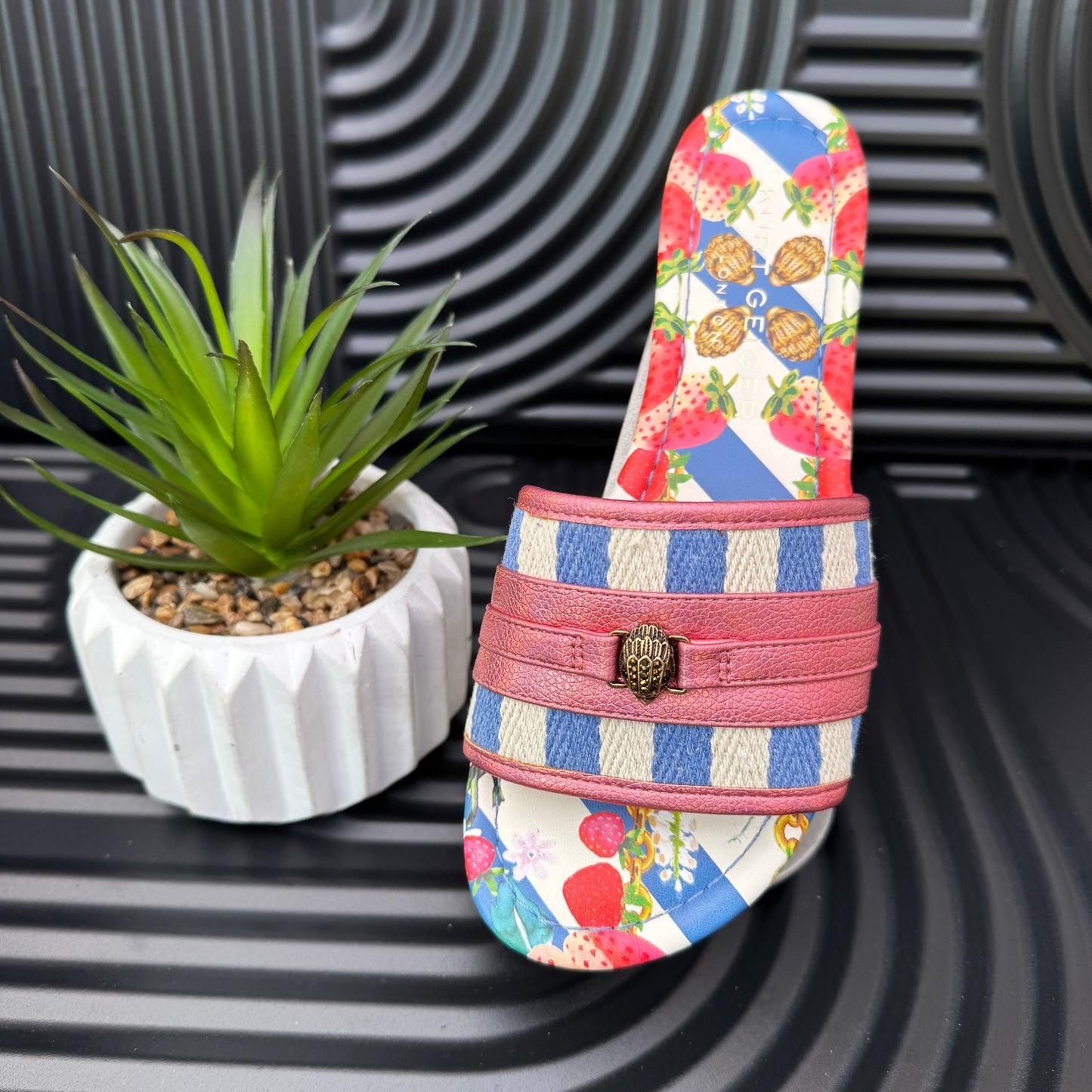 KG Flat Sandal