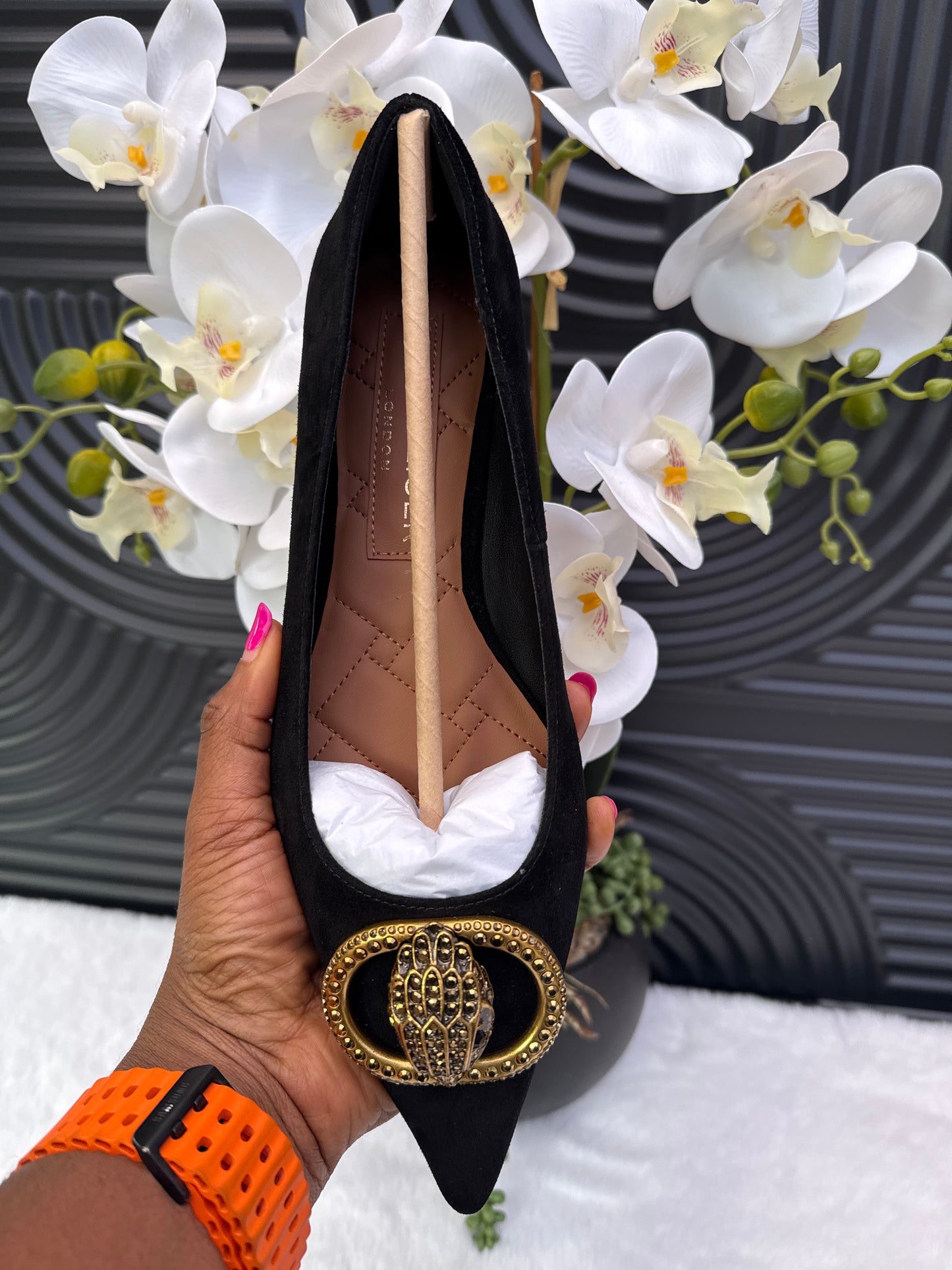 KG Pointed Flat Shoes