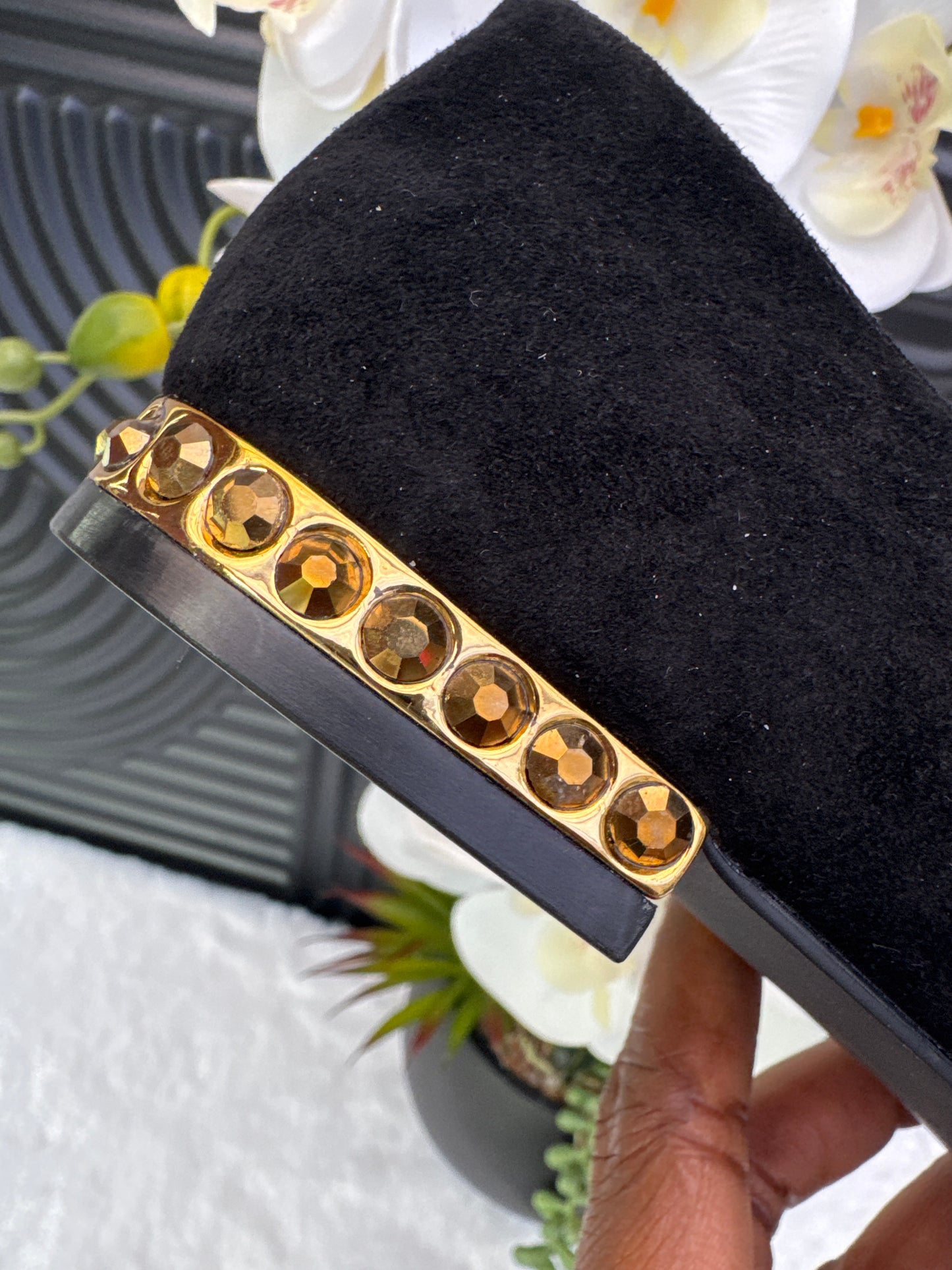 KG Pointed Flat Shoes