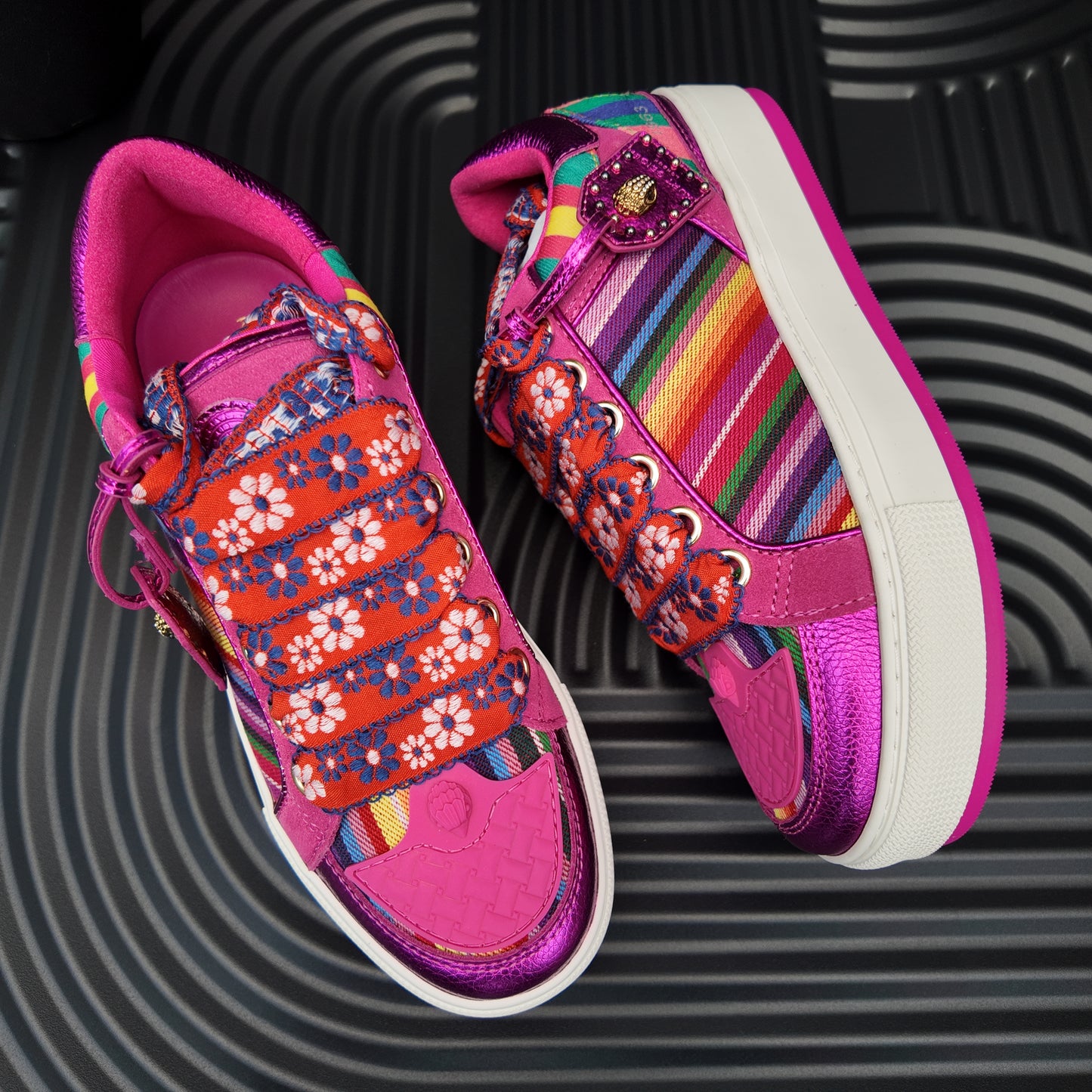 Kurt Geiger Sneakers in Fuschia Mix