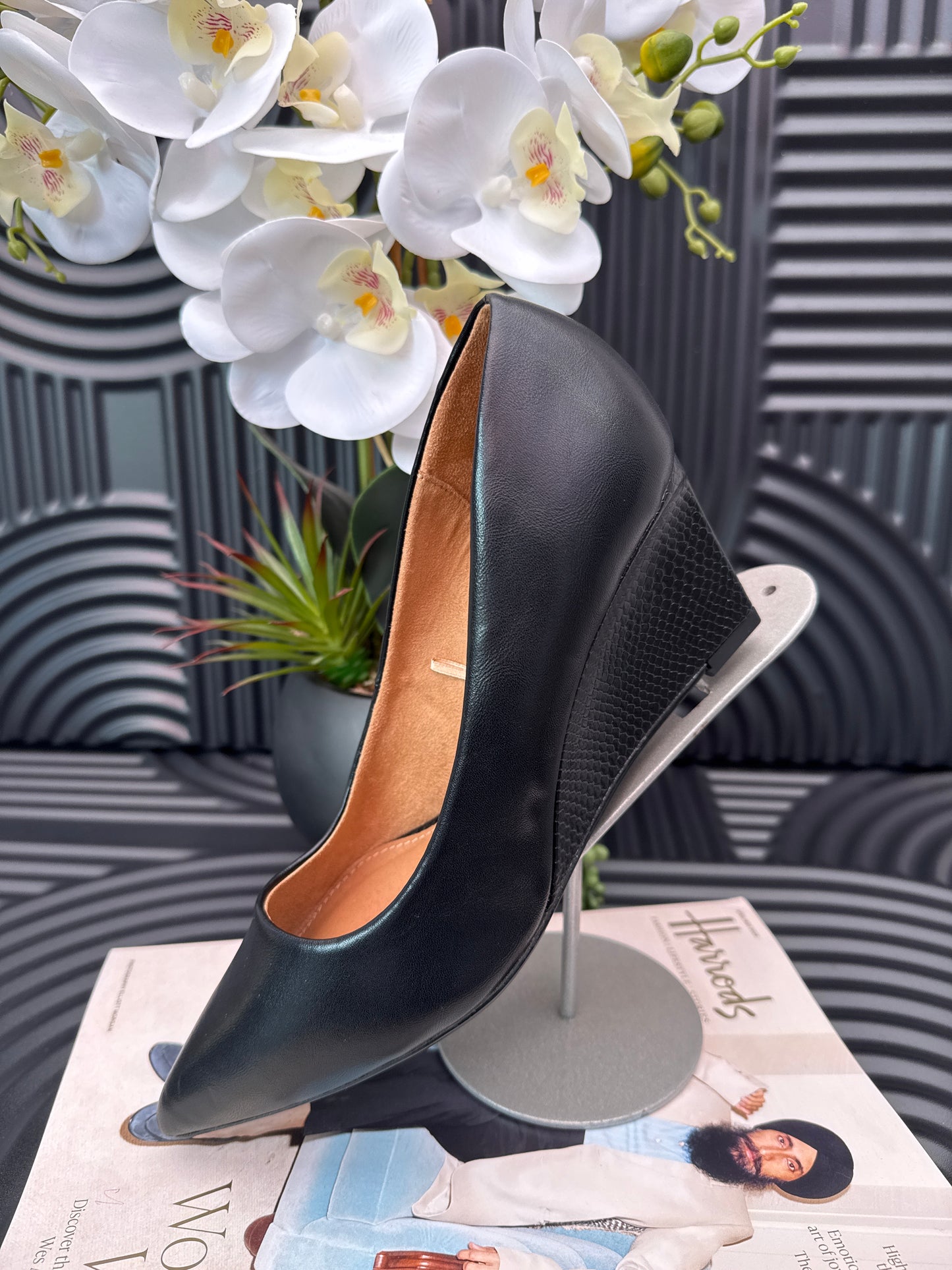 Black Round Toe Wedge