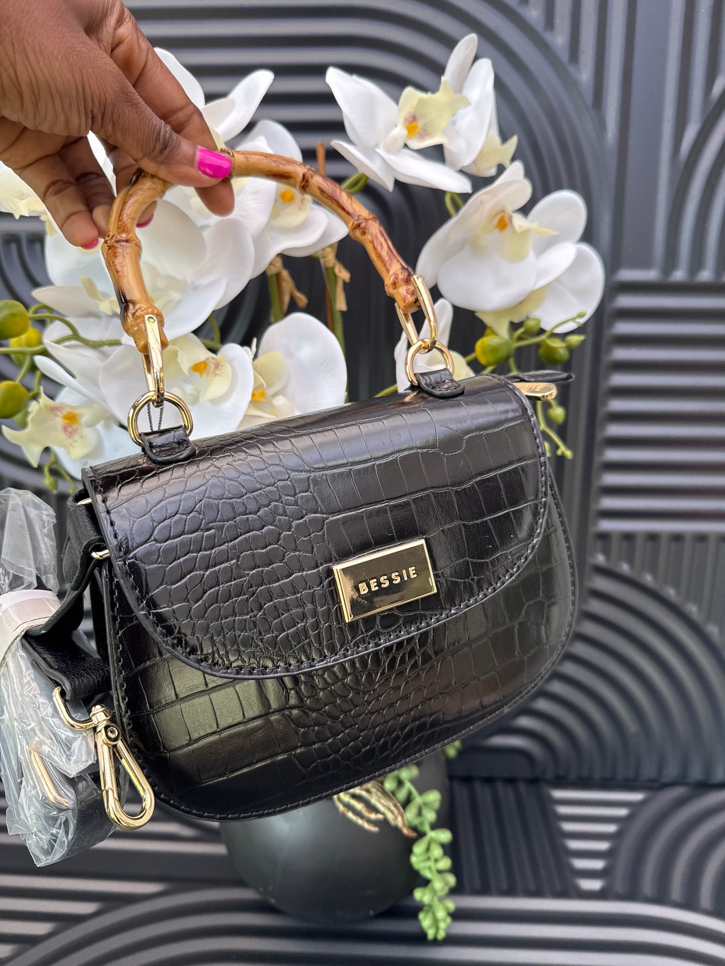 Black Crossbody bag with detachable strap