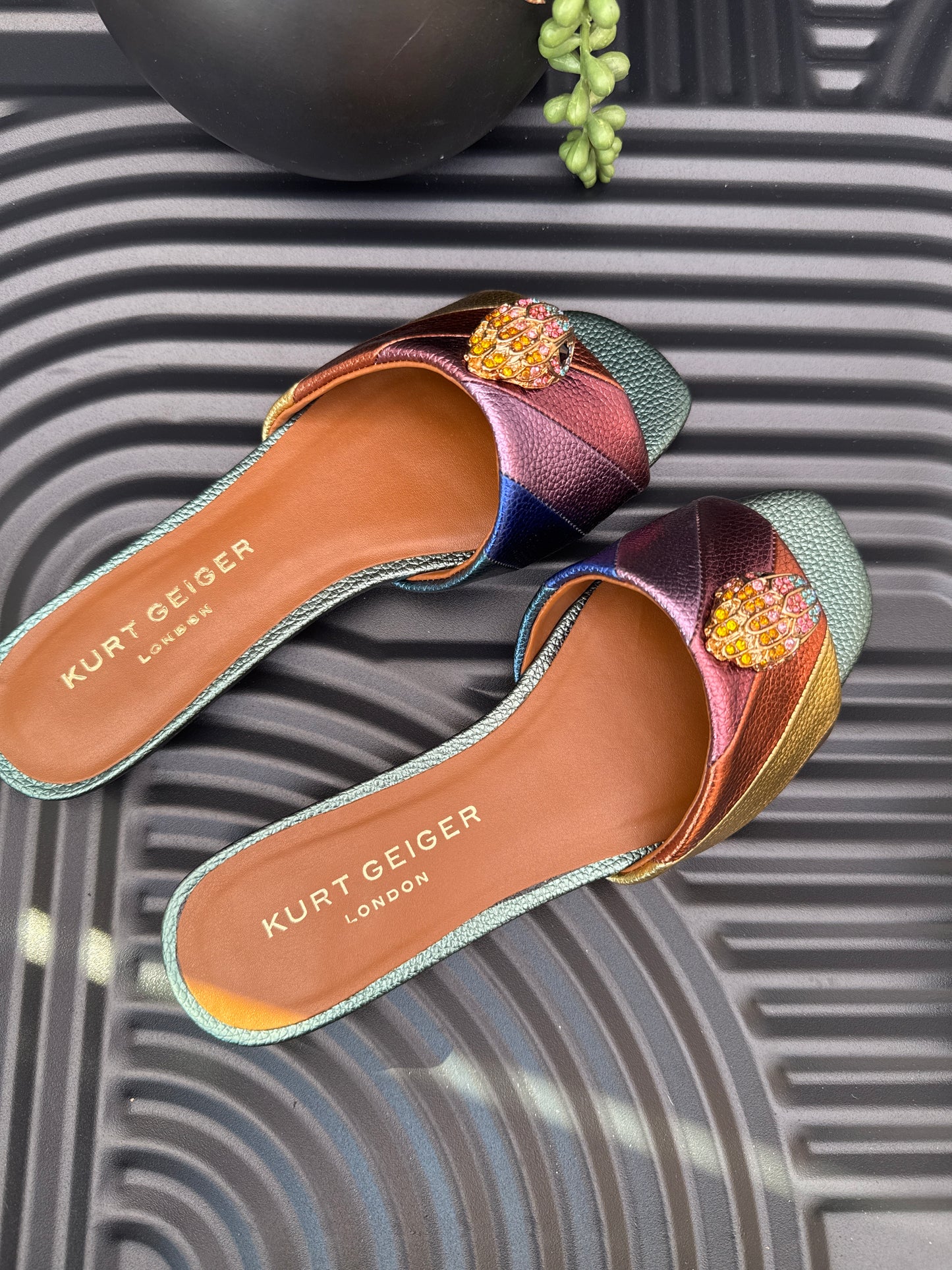 KG Flat Sandal