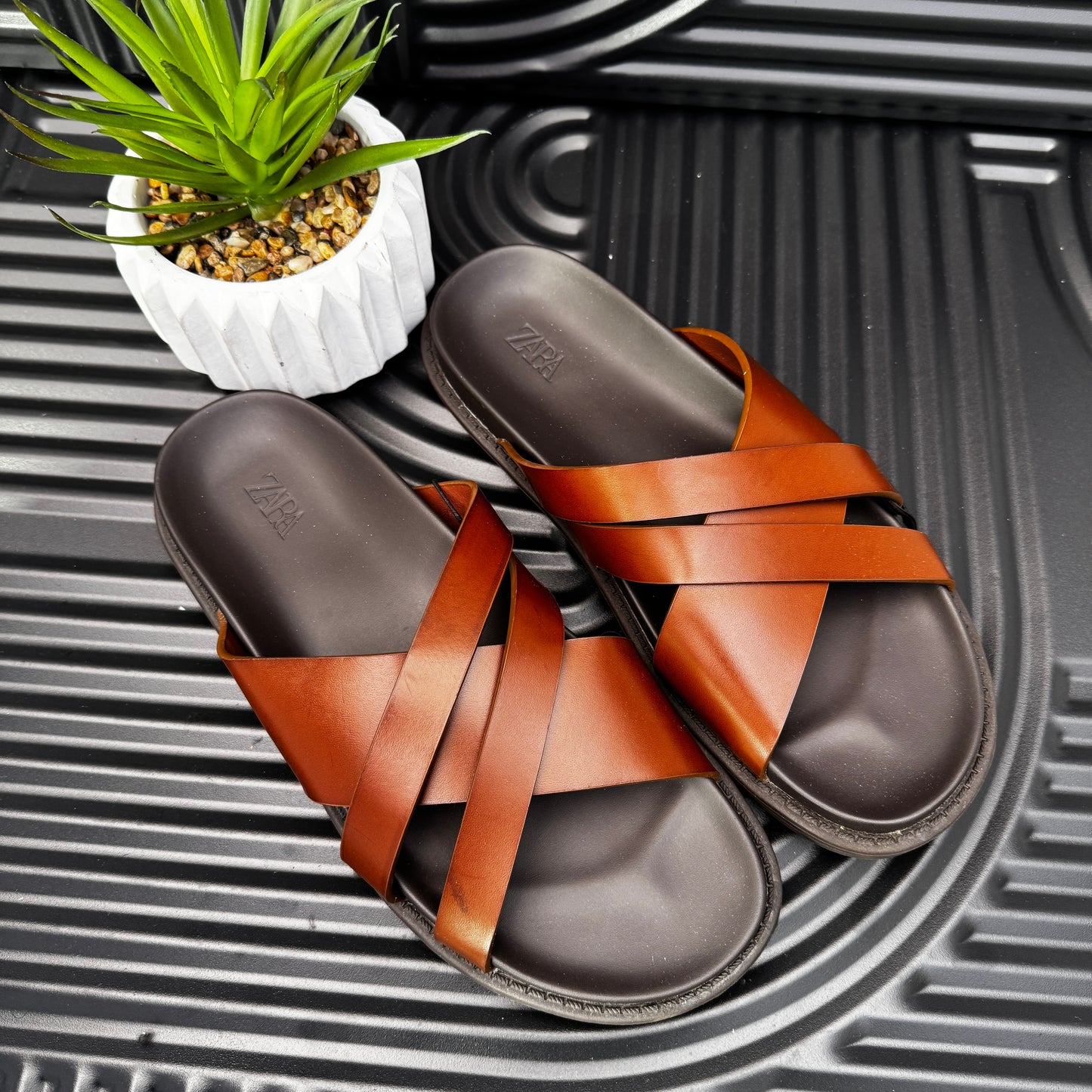 ZARA CROSSED CHUNKY SANDALS