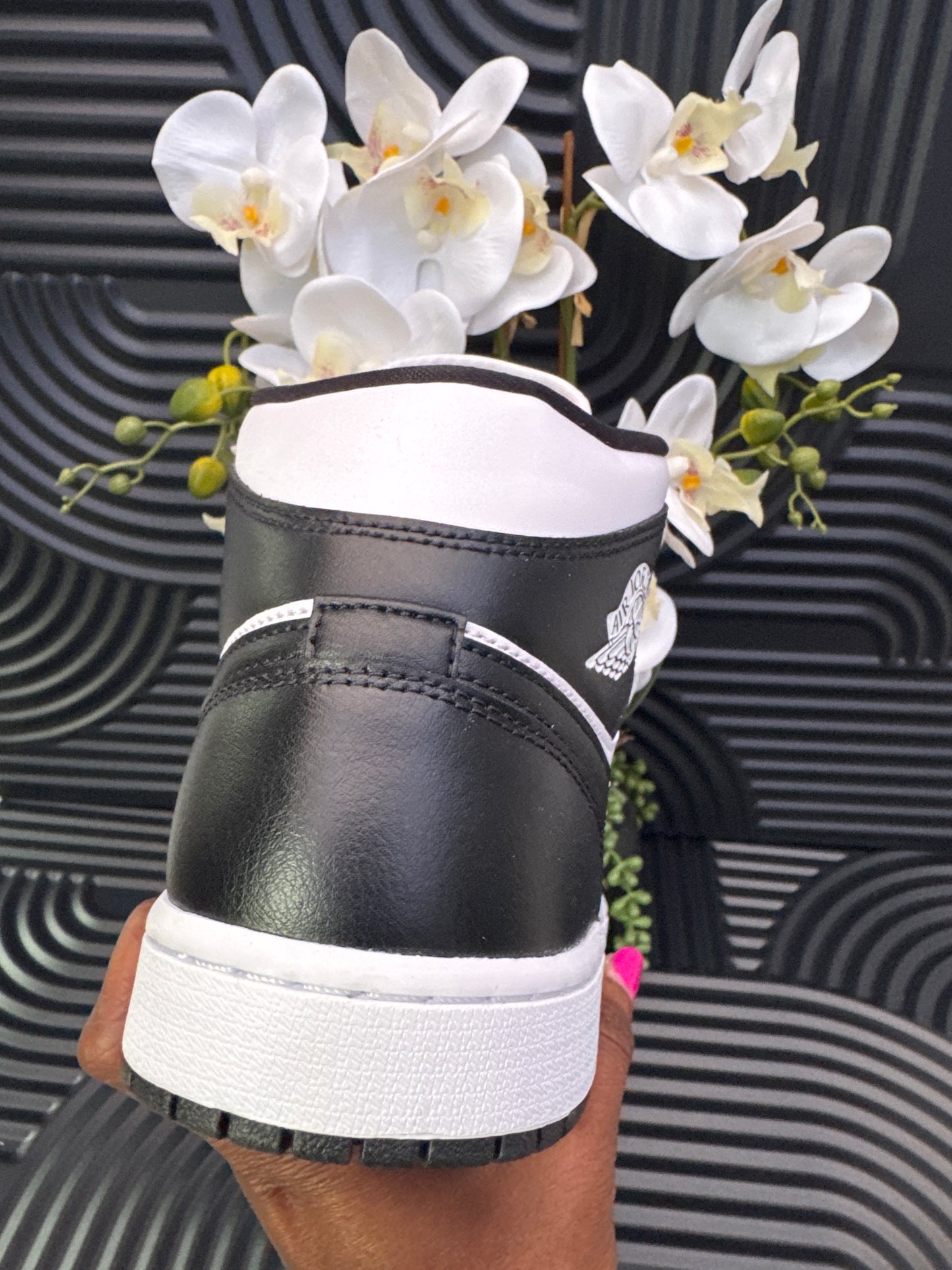 NIKE Air Jordan in Black & White