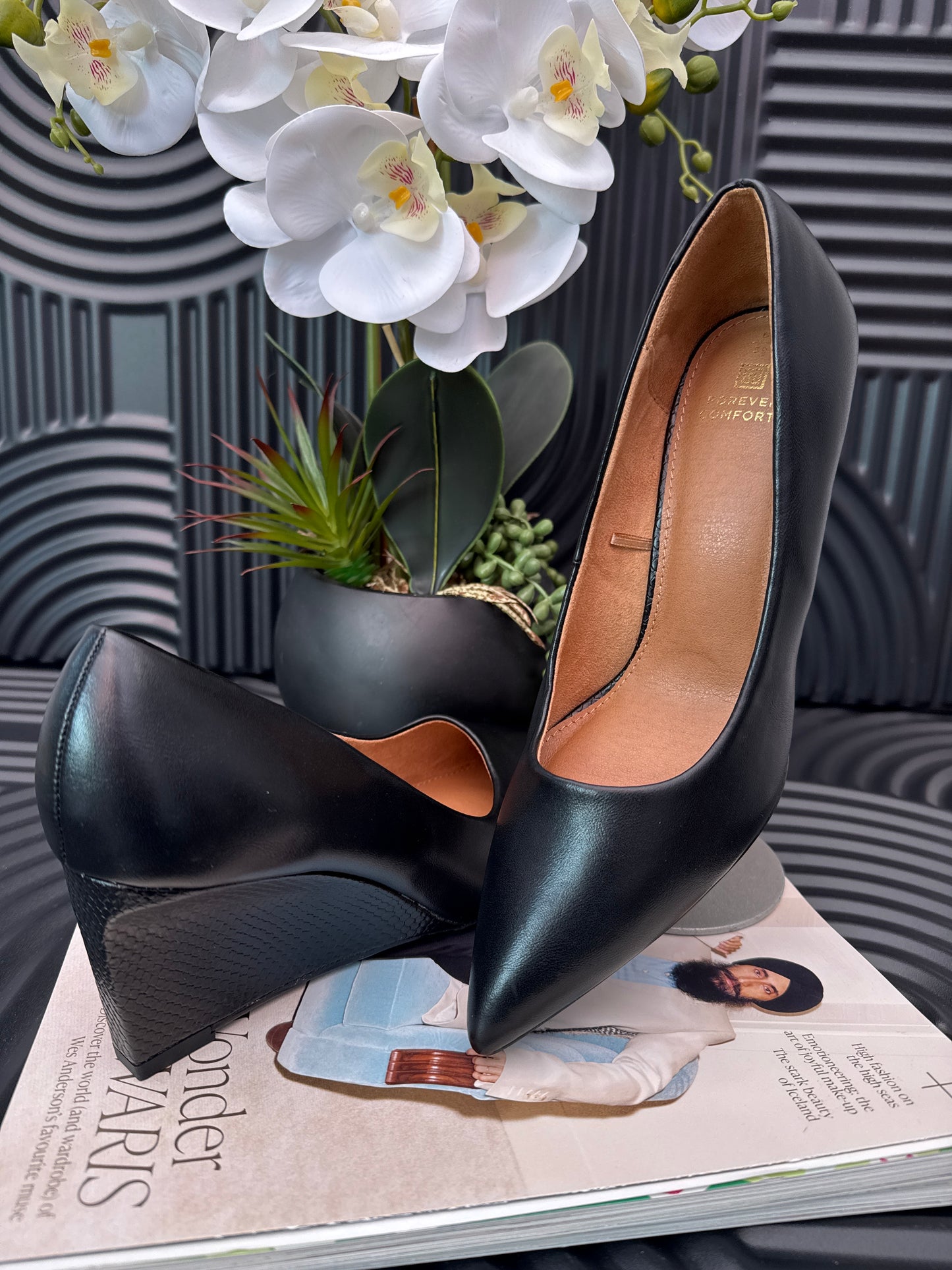 Black Round Toe Wedge