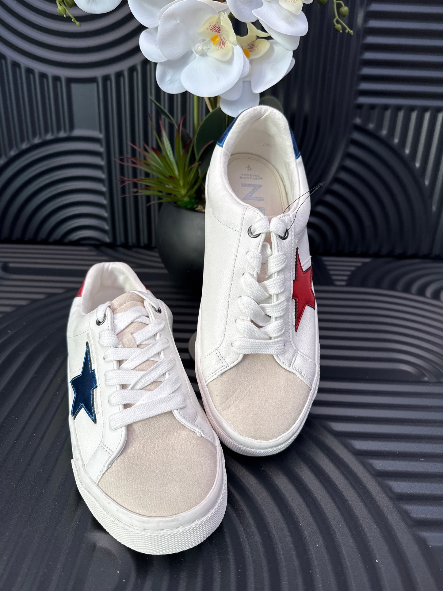 Red and blue detail sneakers