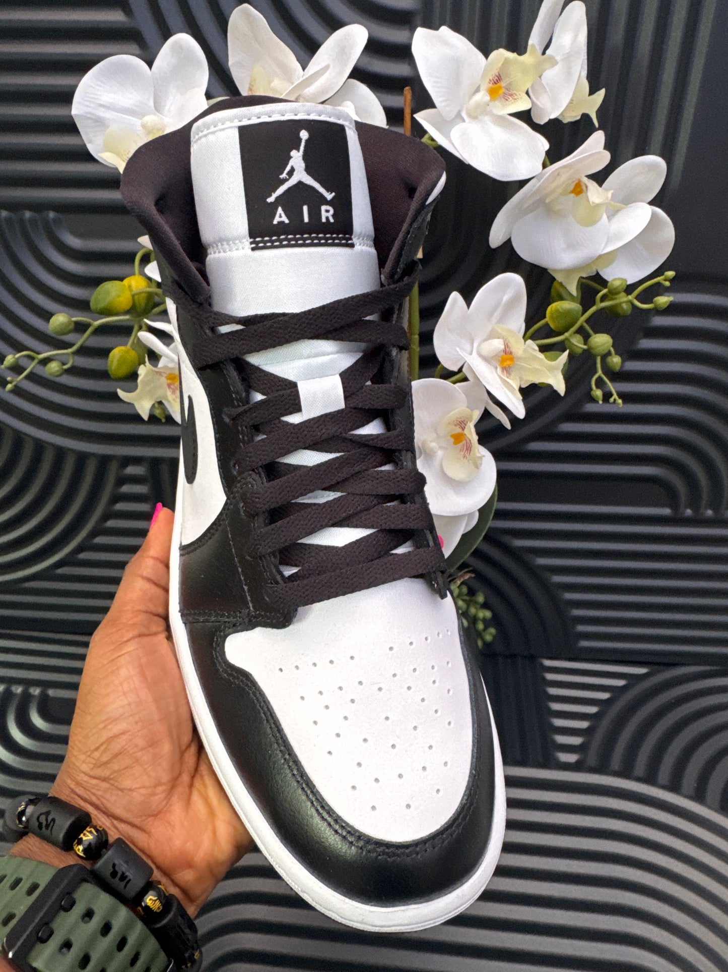 NIKE Air Jordan in Black & White