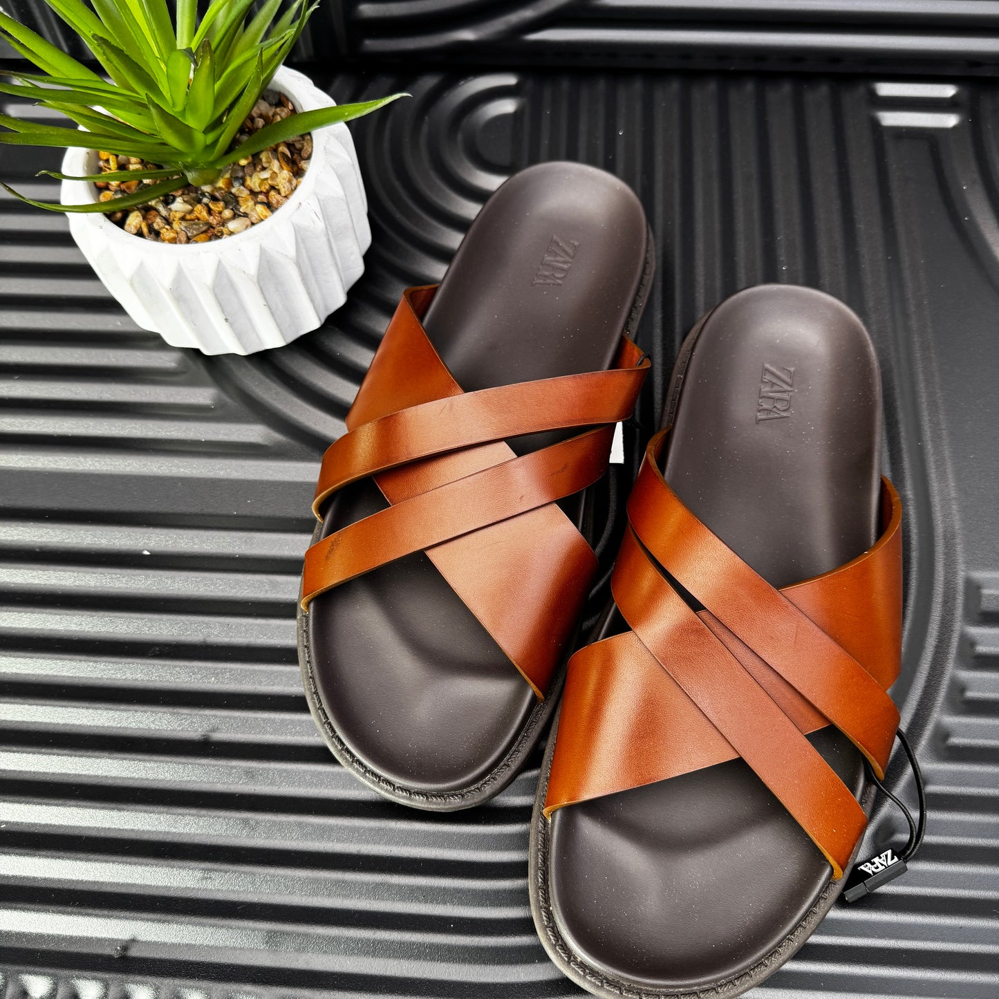 ZARA CROSSED CHUNKY SANDALS