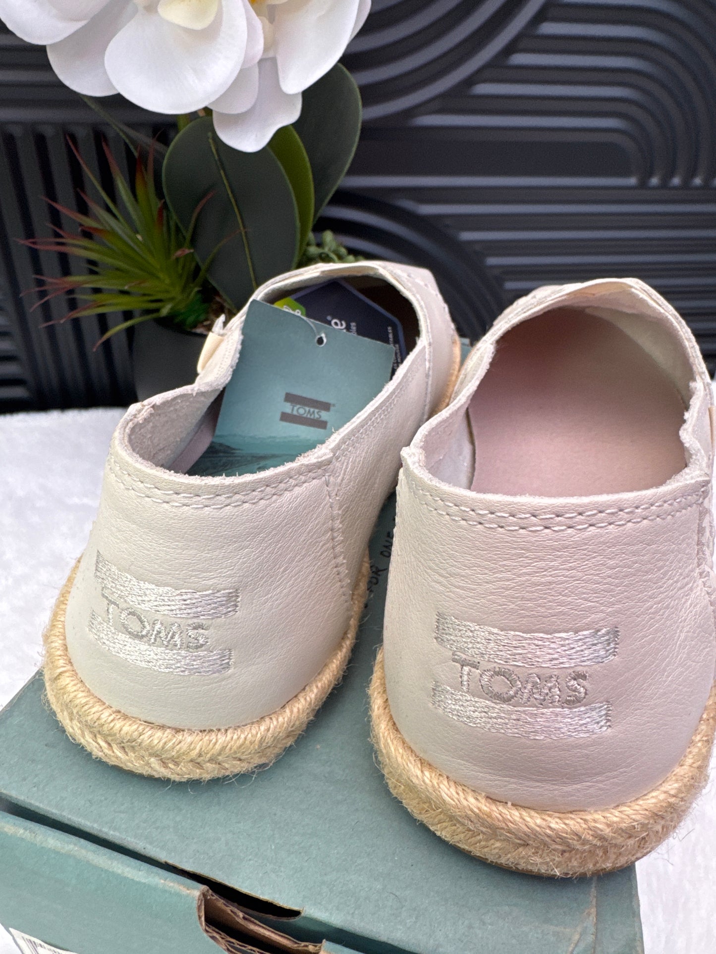 TOMS Espadrilles