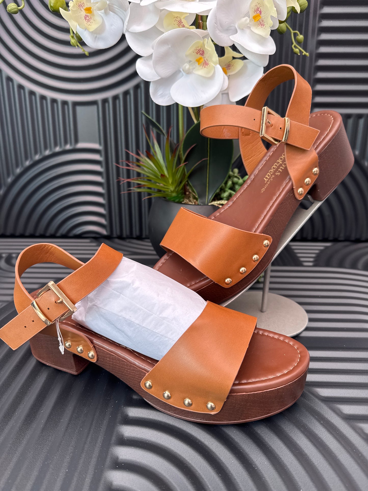 Low block heel sandal