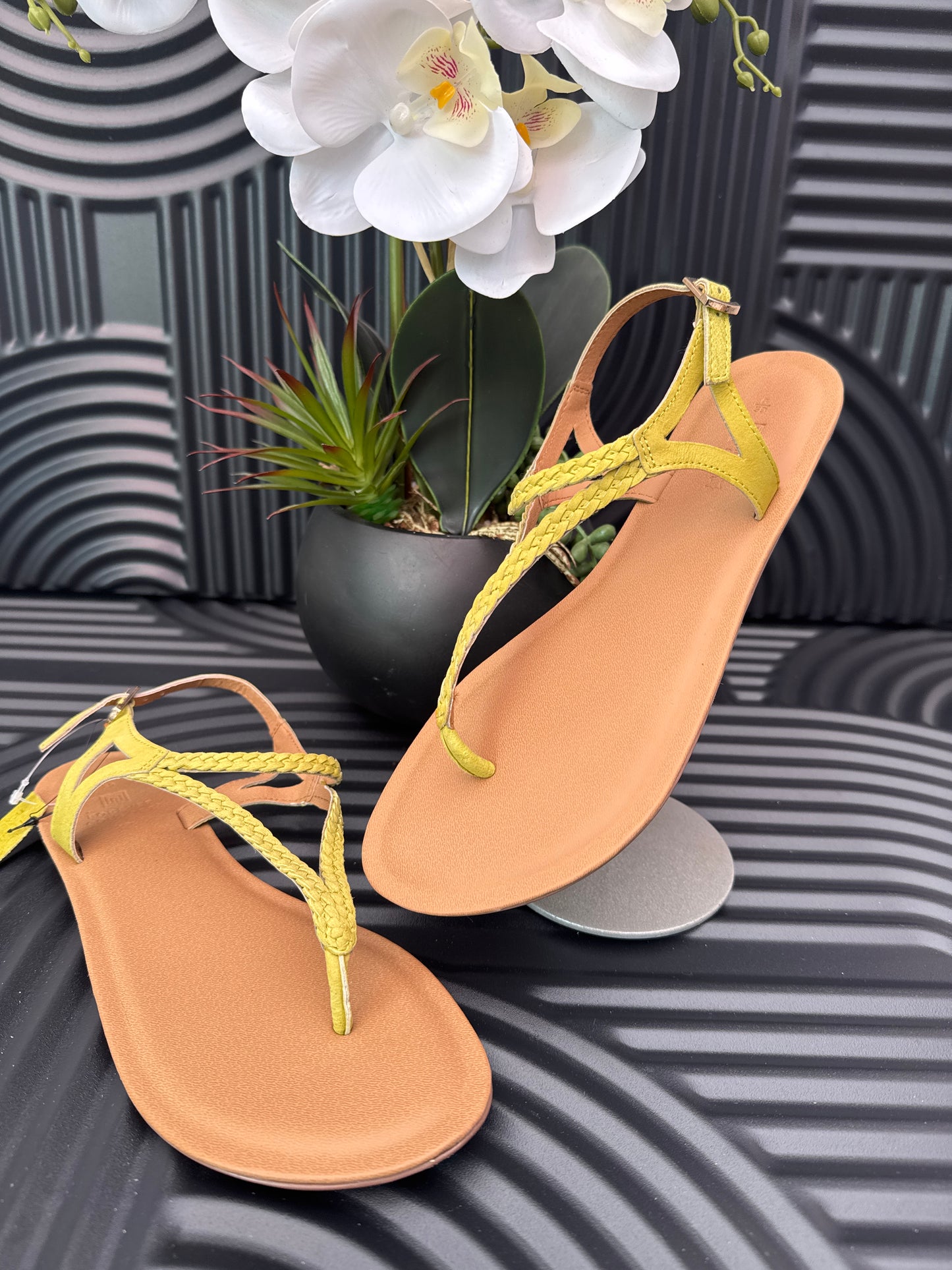 Leather Plait Toe Post Flat Sandals