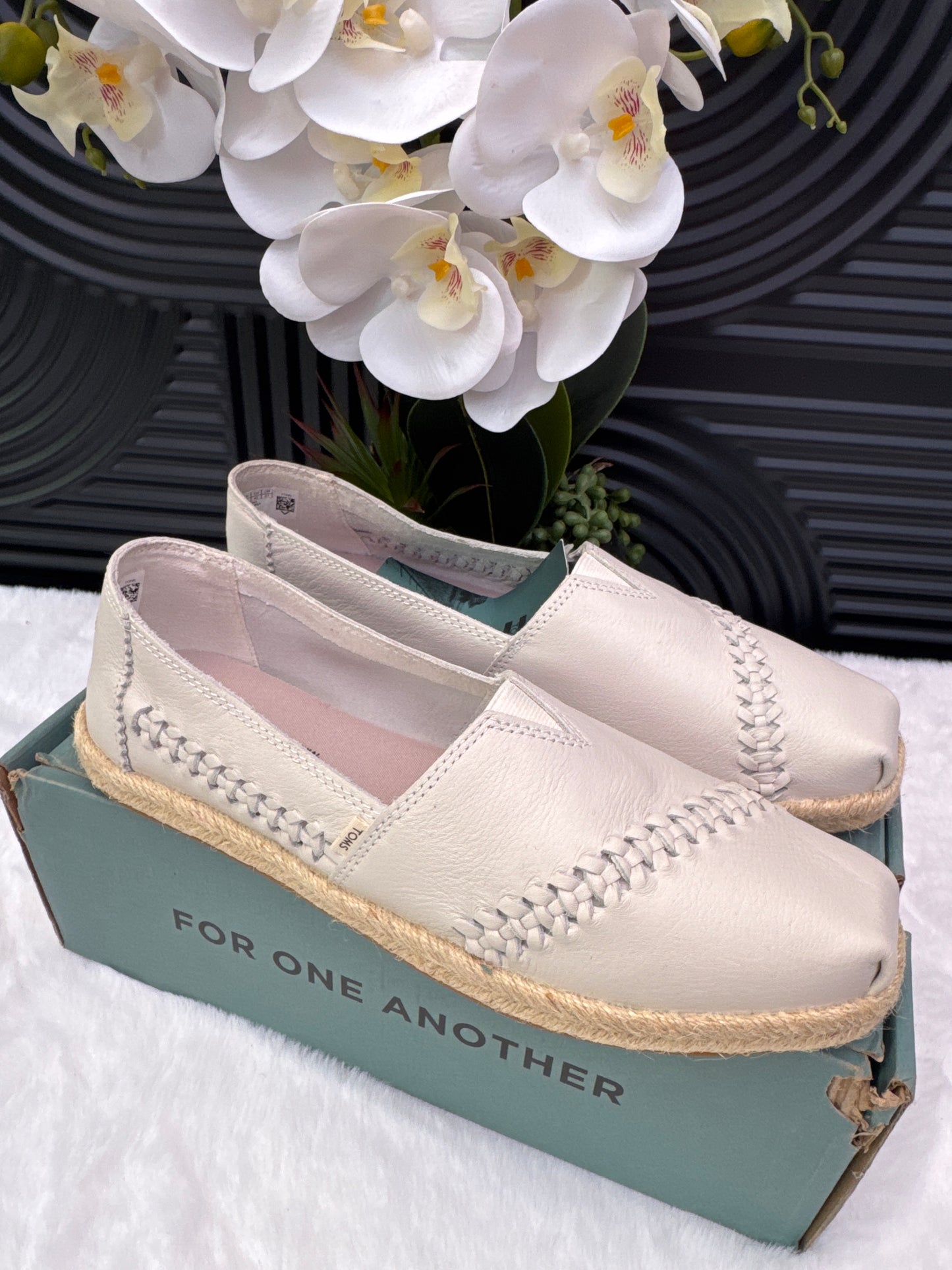 TOMS Espadrilles