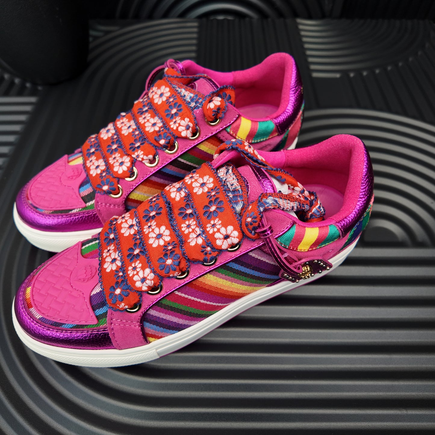 Kurt Geiger Sneakers in Fuschia Mix