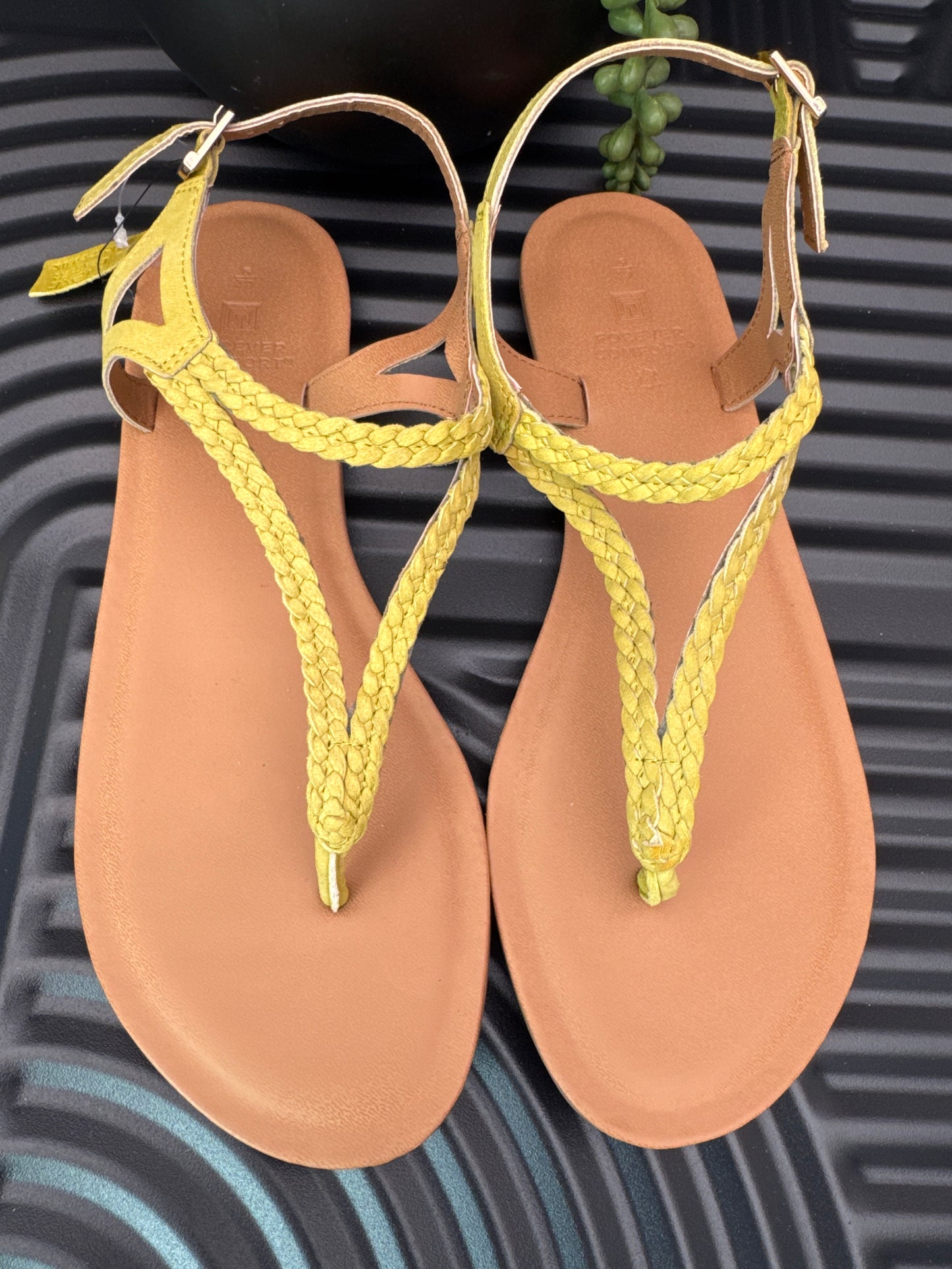 Leather Plait Toe Post Flat Sandals