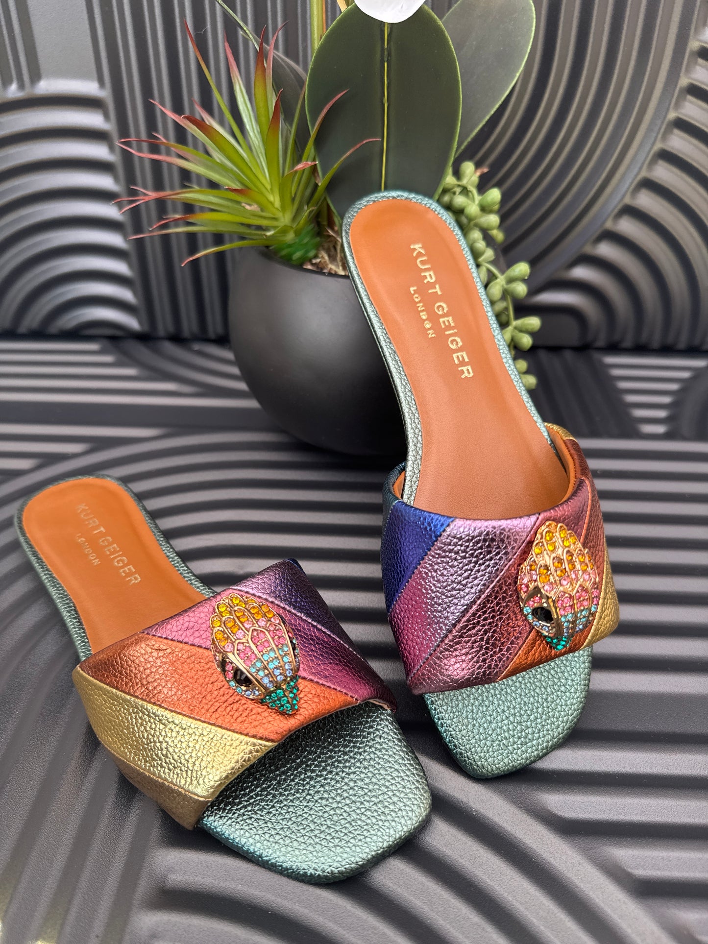 KG Flat Sandal