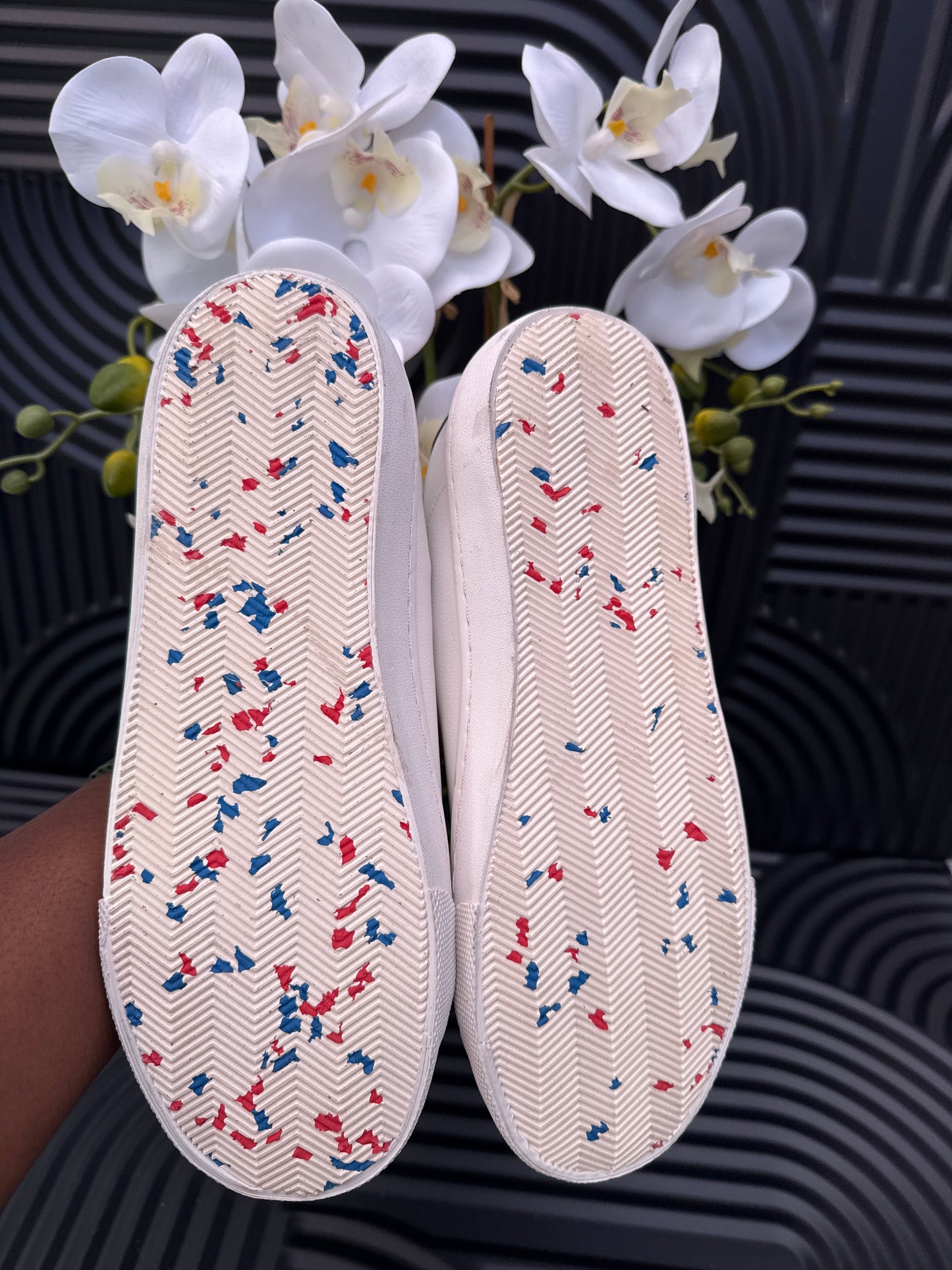 Red and blue detail sneakers