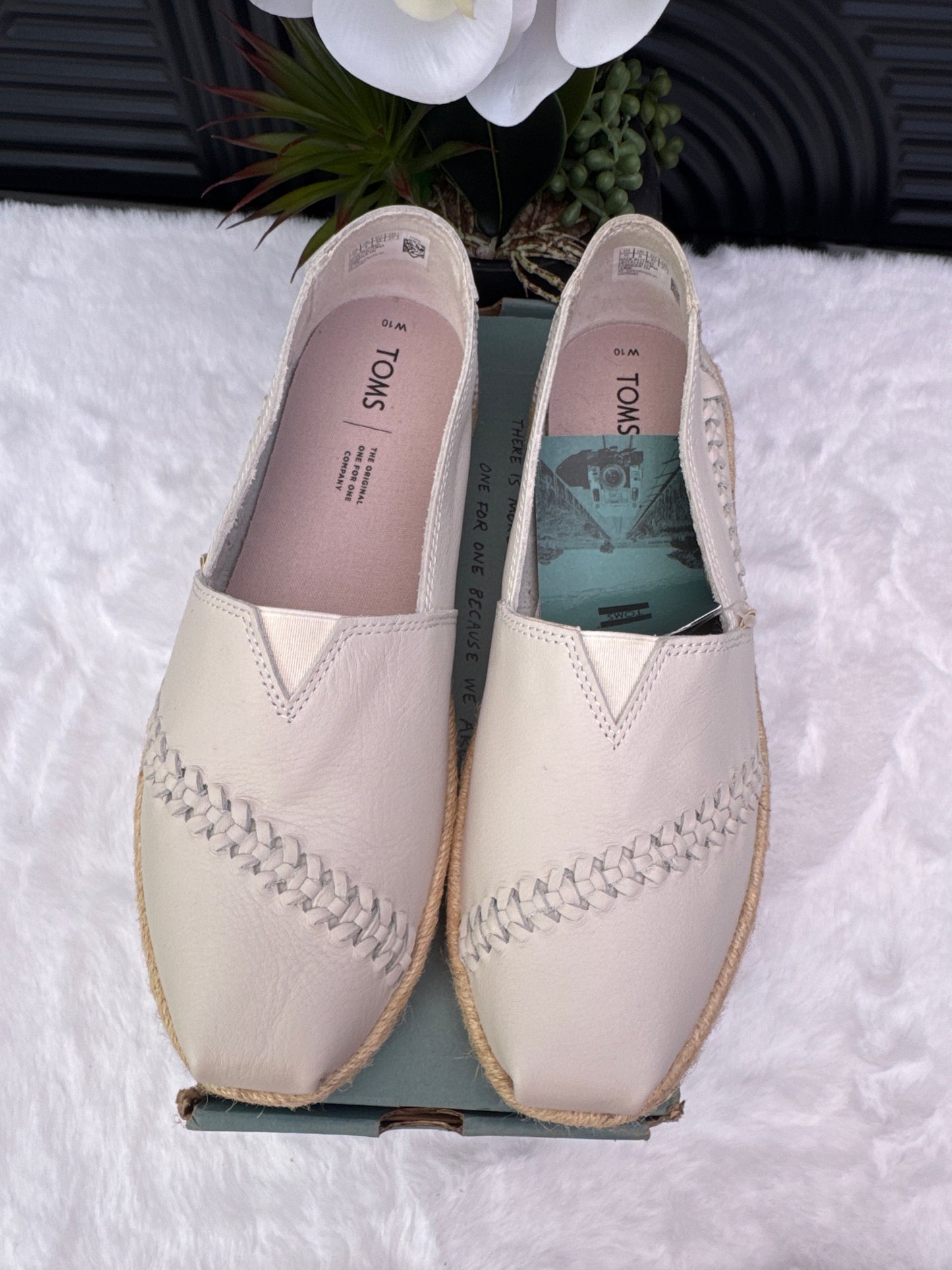TOMS Espadrilles