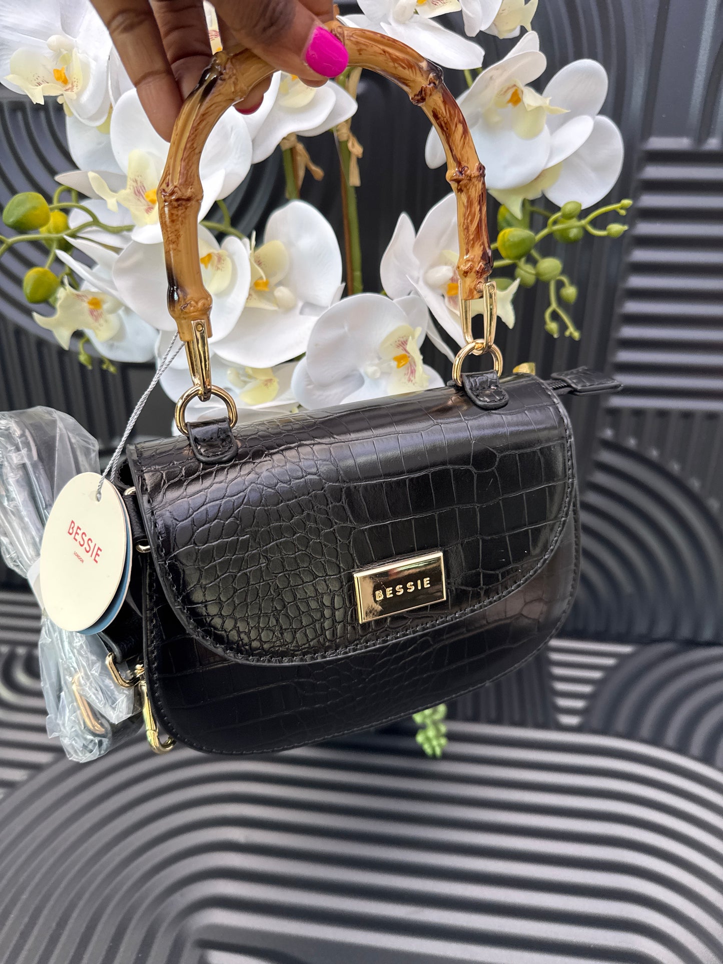 Black Crossbody bag with detachable strap
