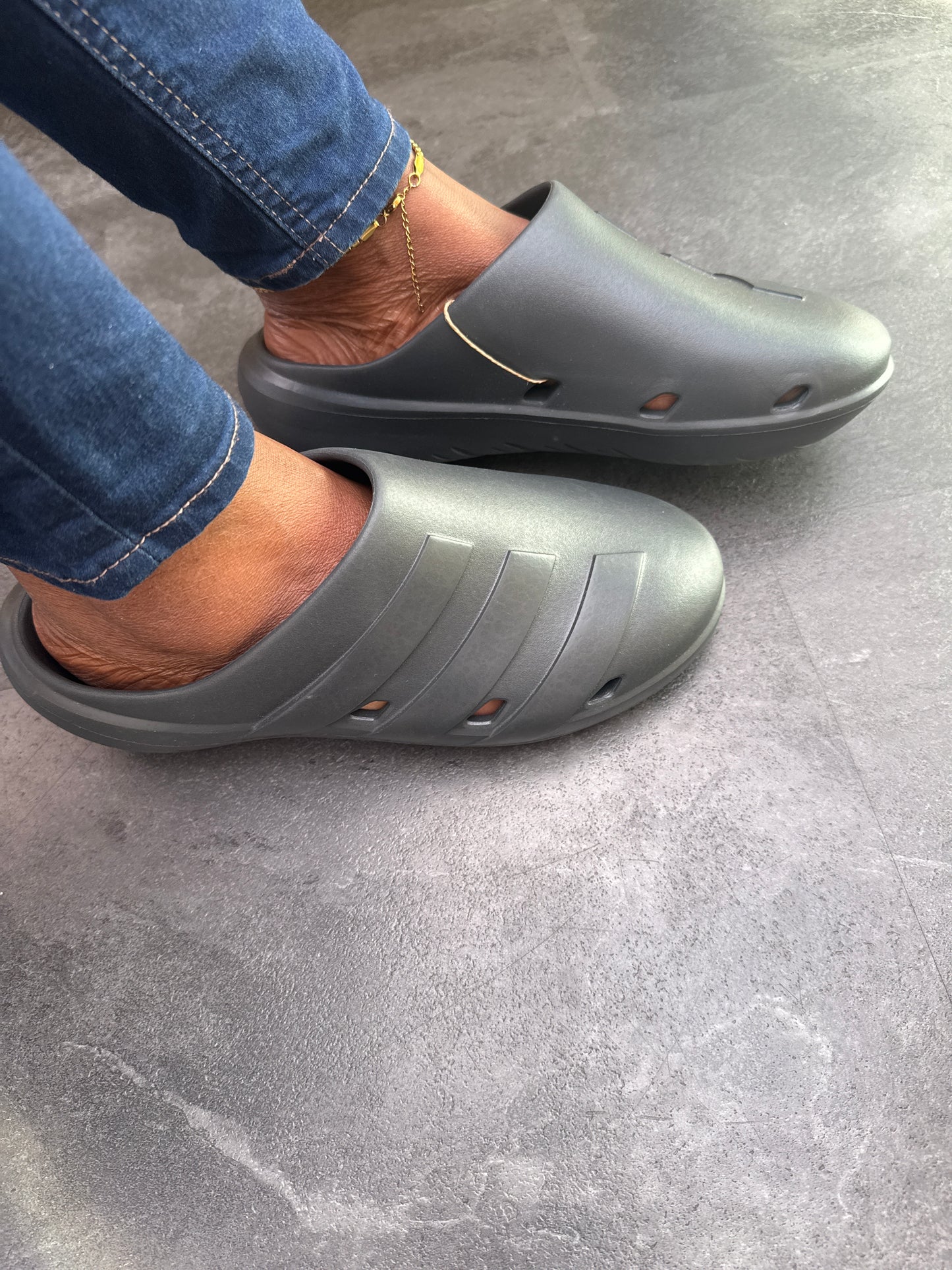 Unisex ADIDAS clogs