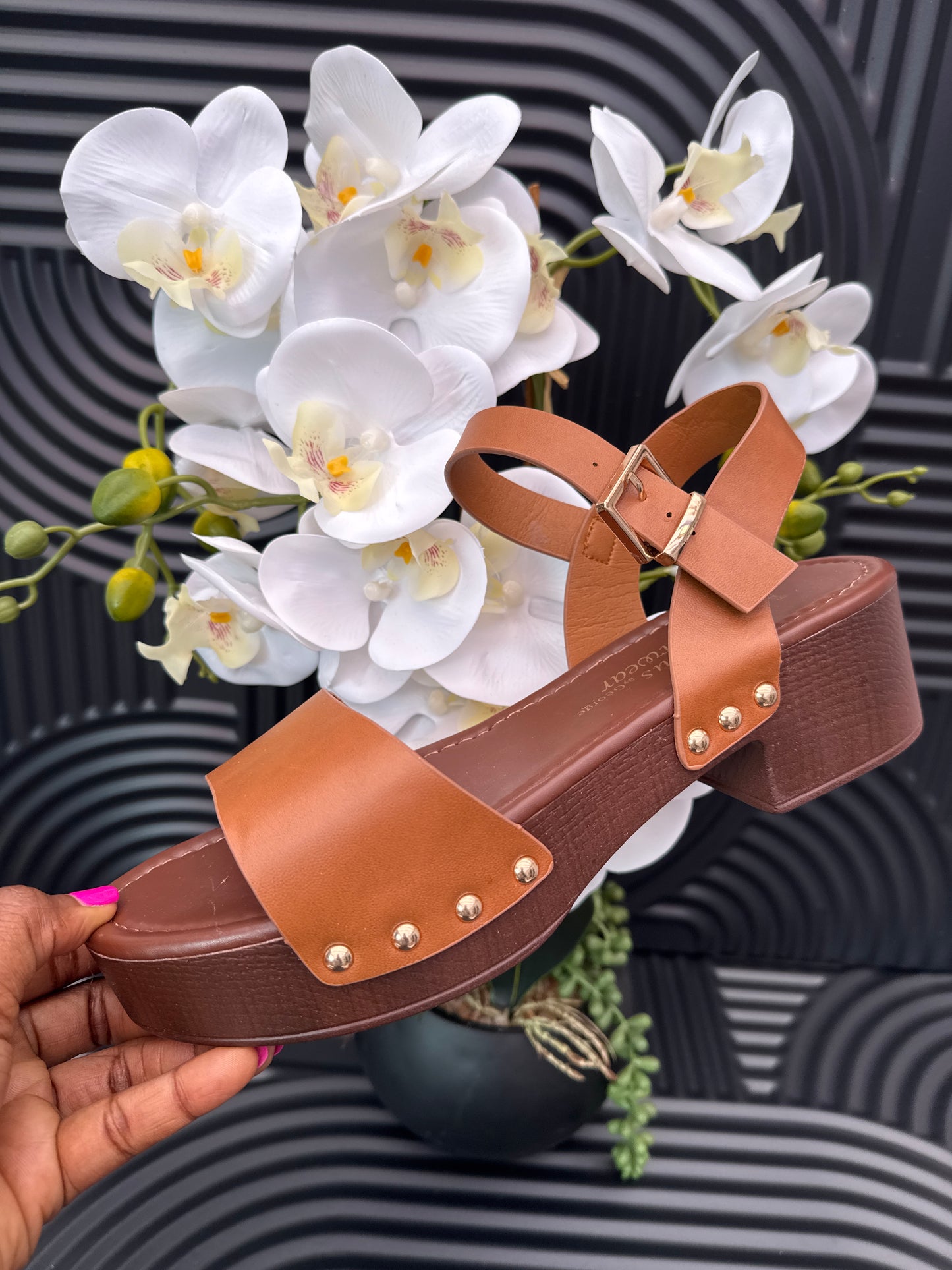 Low block heel sandal