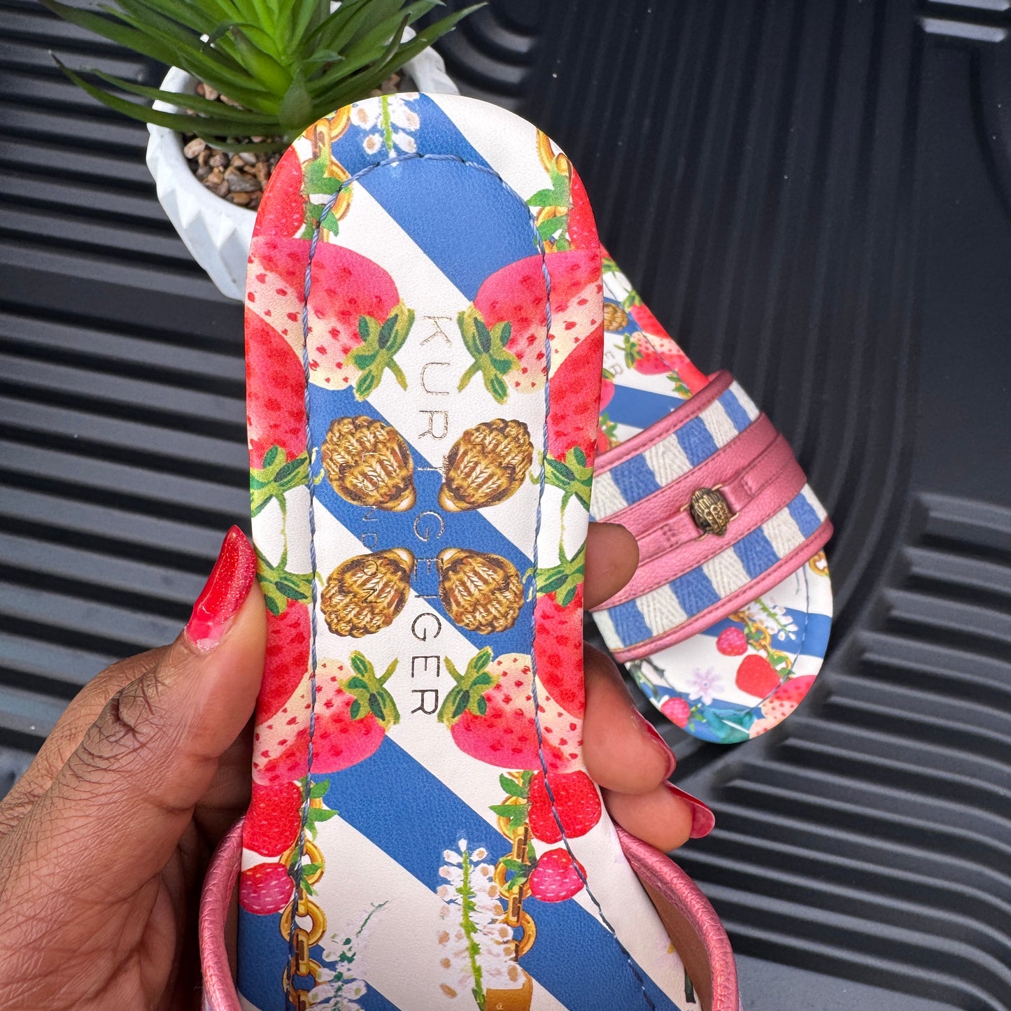 KG Flat Sandal