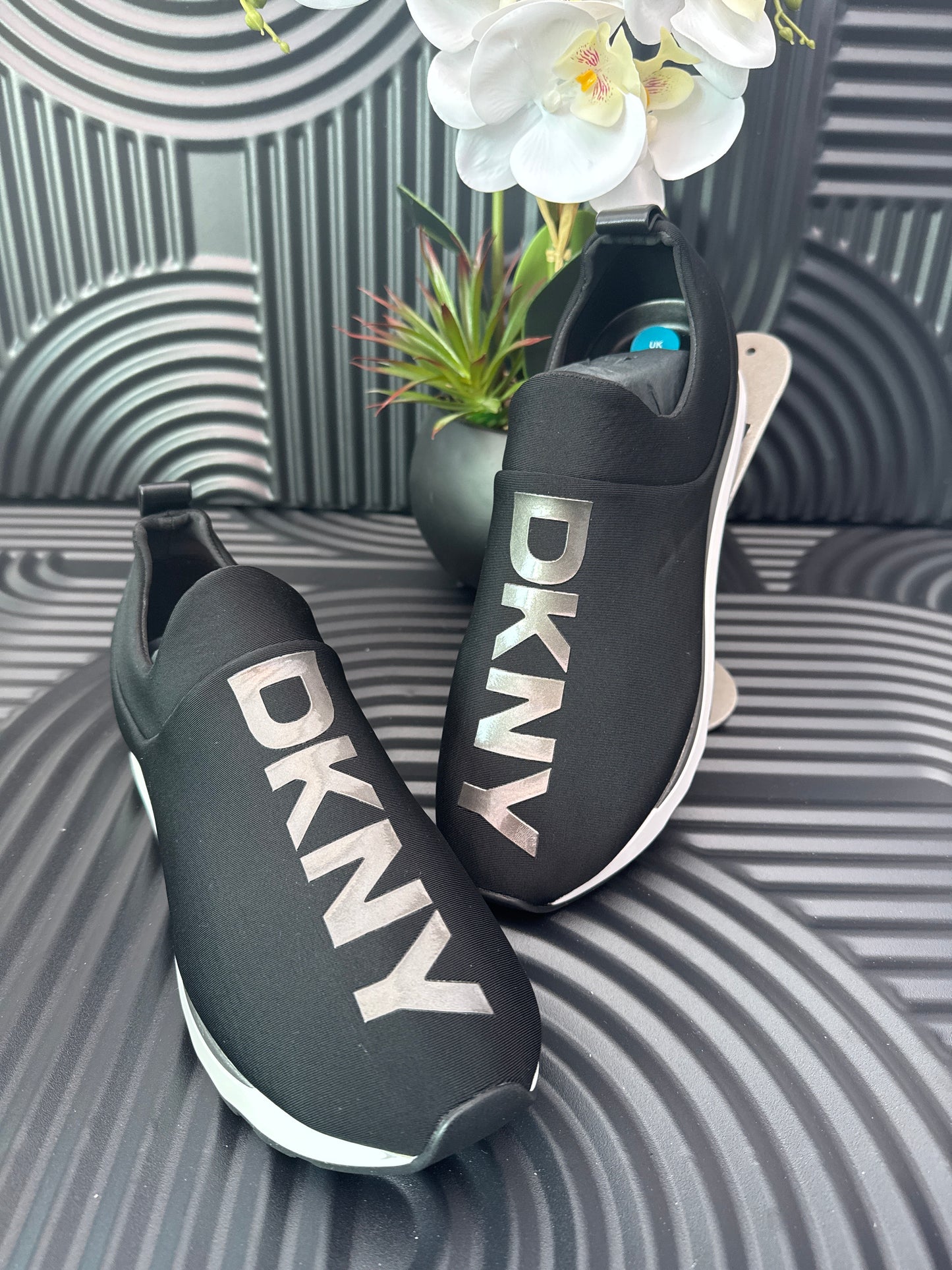 Slip on sneakers