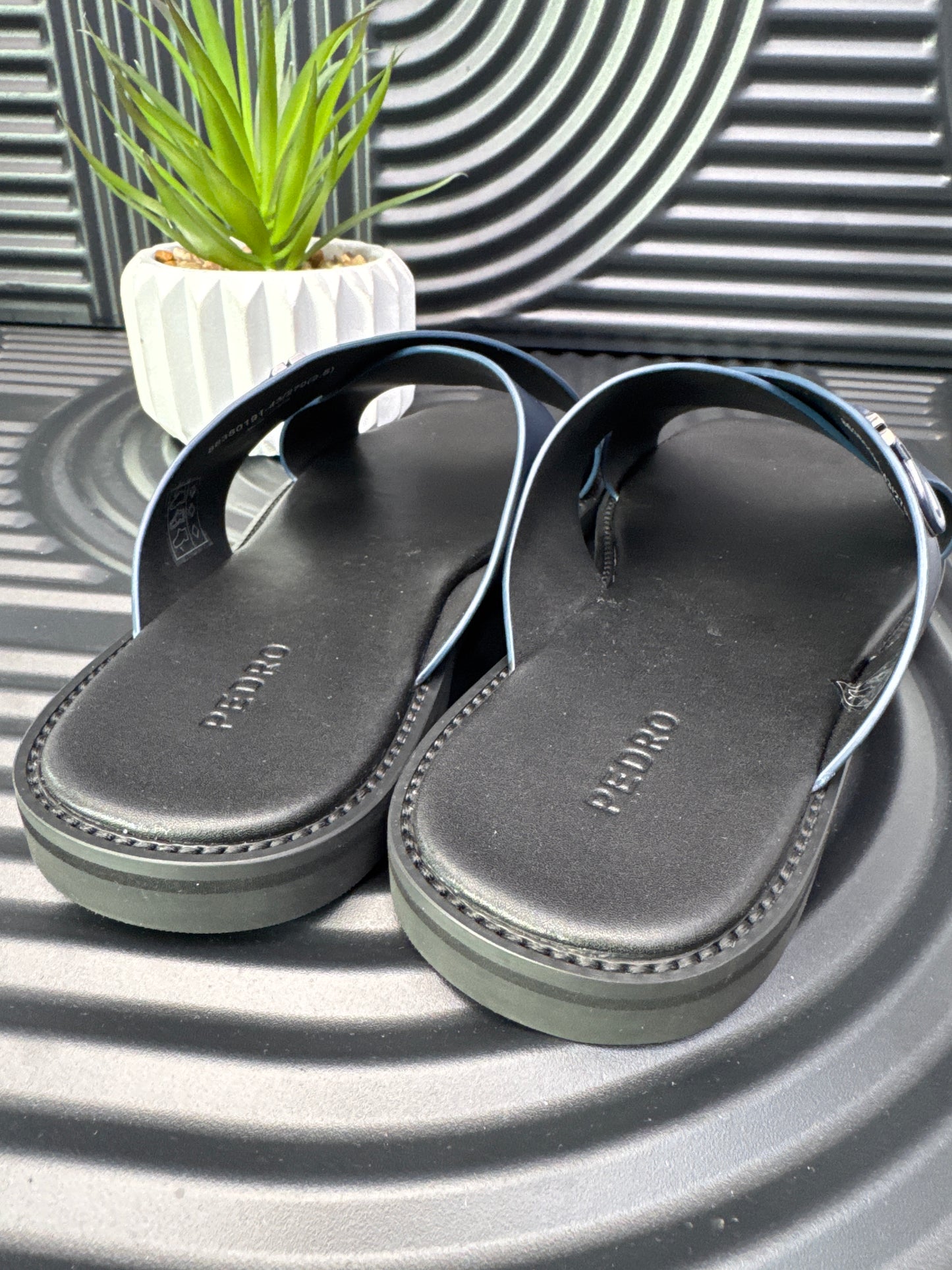 Men's Icon Cross Sandals in Navy