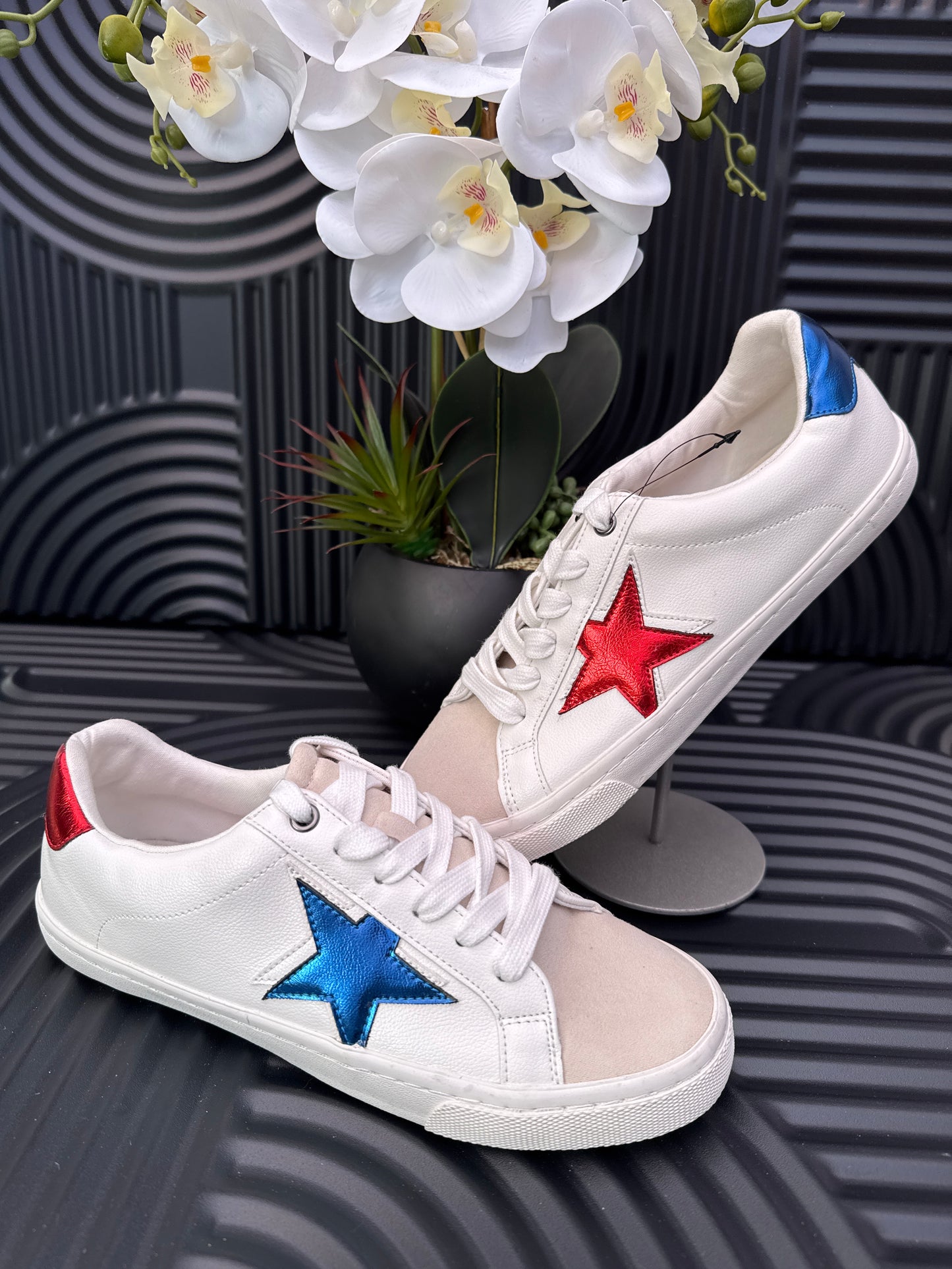 Red and blue detail sneakers