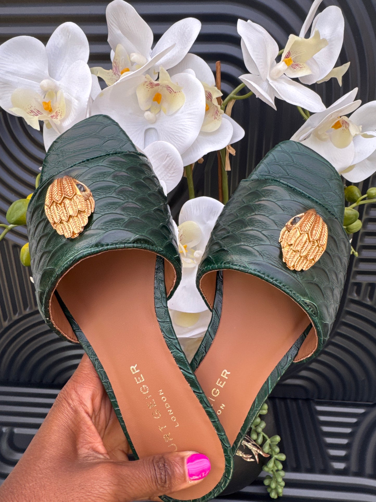 KG Flat Sandal in Dark Green