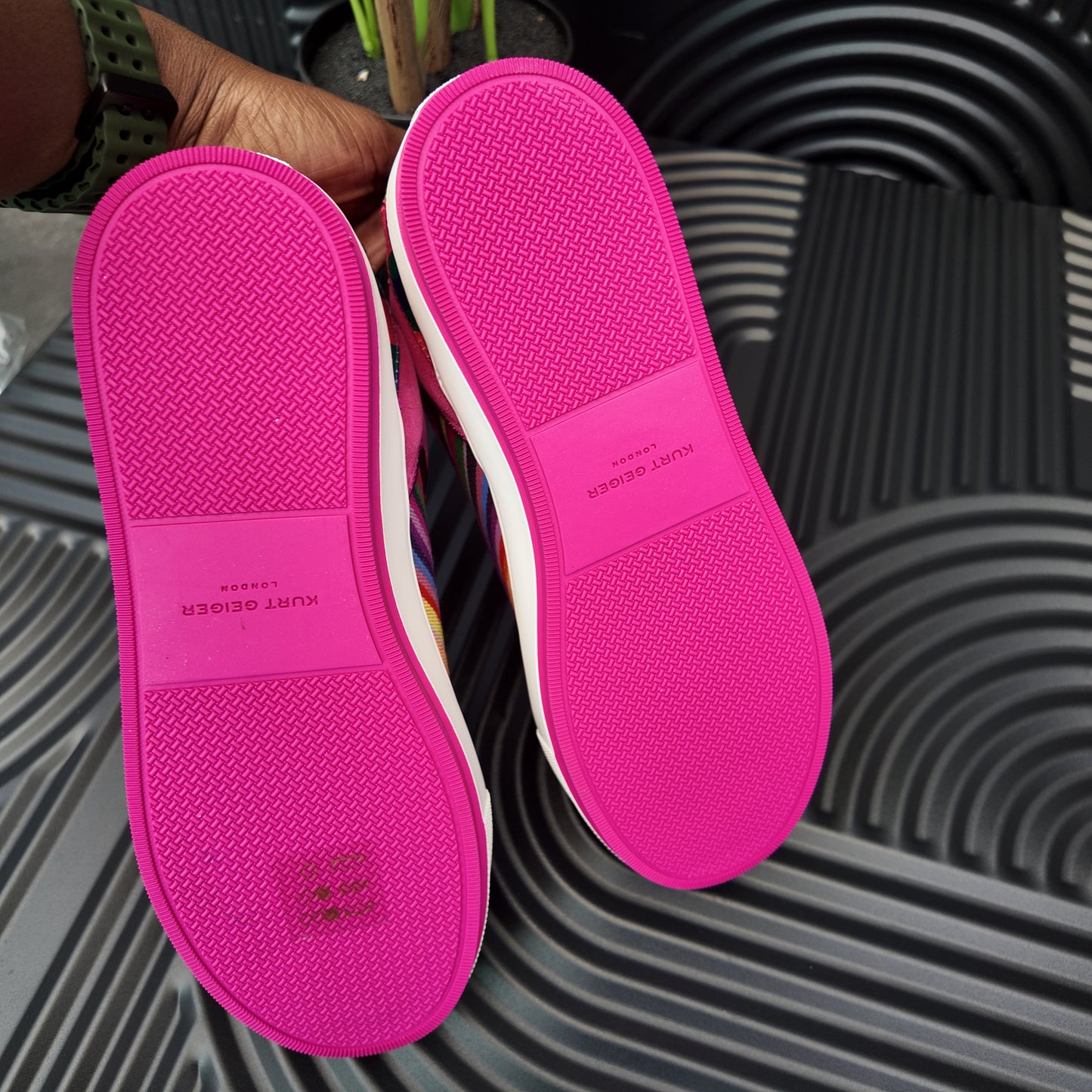 Kurt Geiger Sneakers in Fuschia Mix