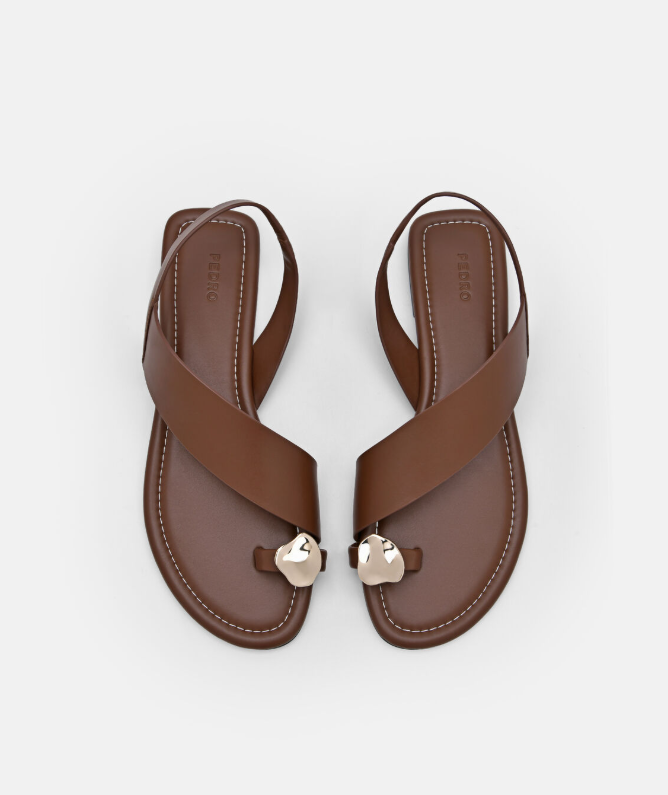 Toe Ring Sandals in Brown