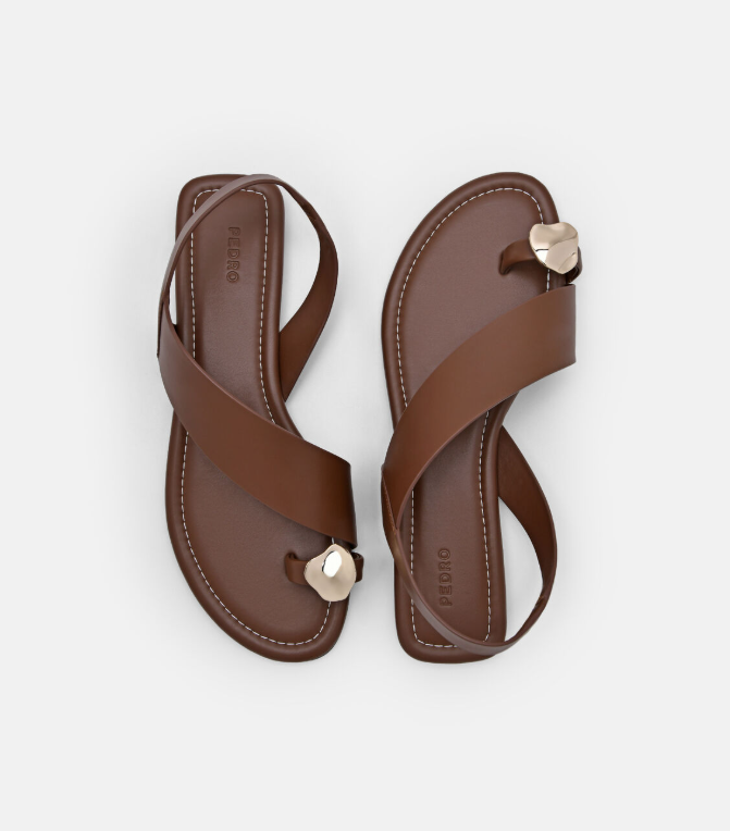 Toe Ring Sandals in Brown