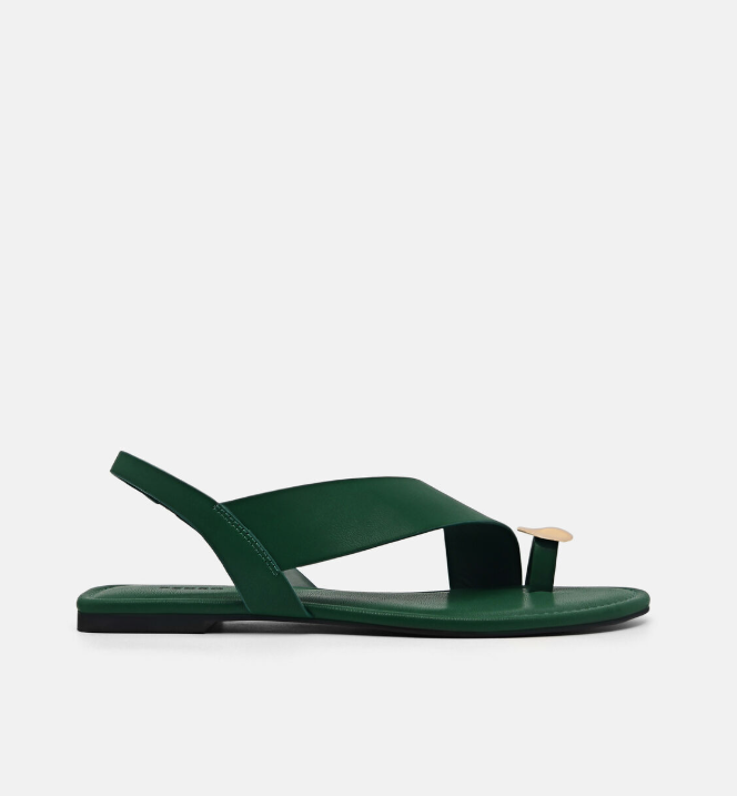 Toe Ring Sandals in Green