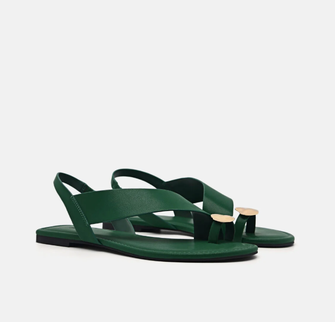 Toe Ring Sandals in Green