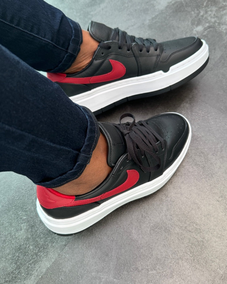 Nike Low Sneakers in red and black