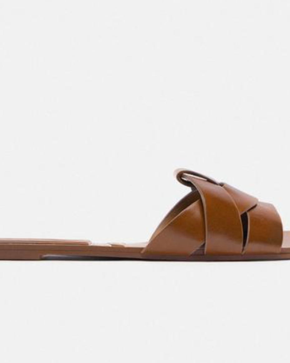 Flat criss-cross leather Sandal
