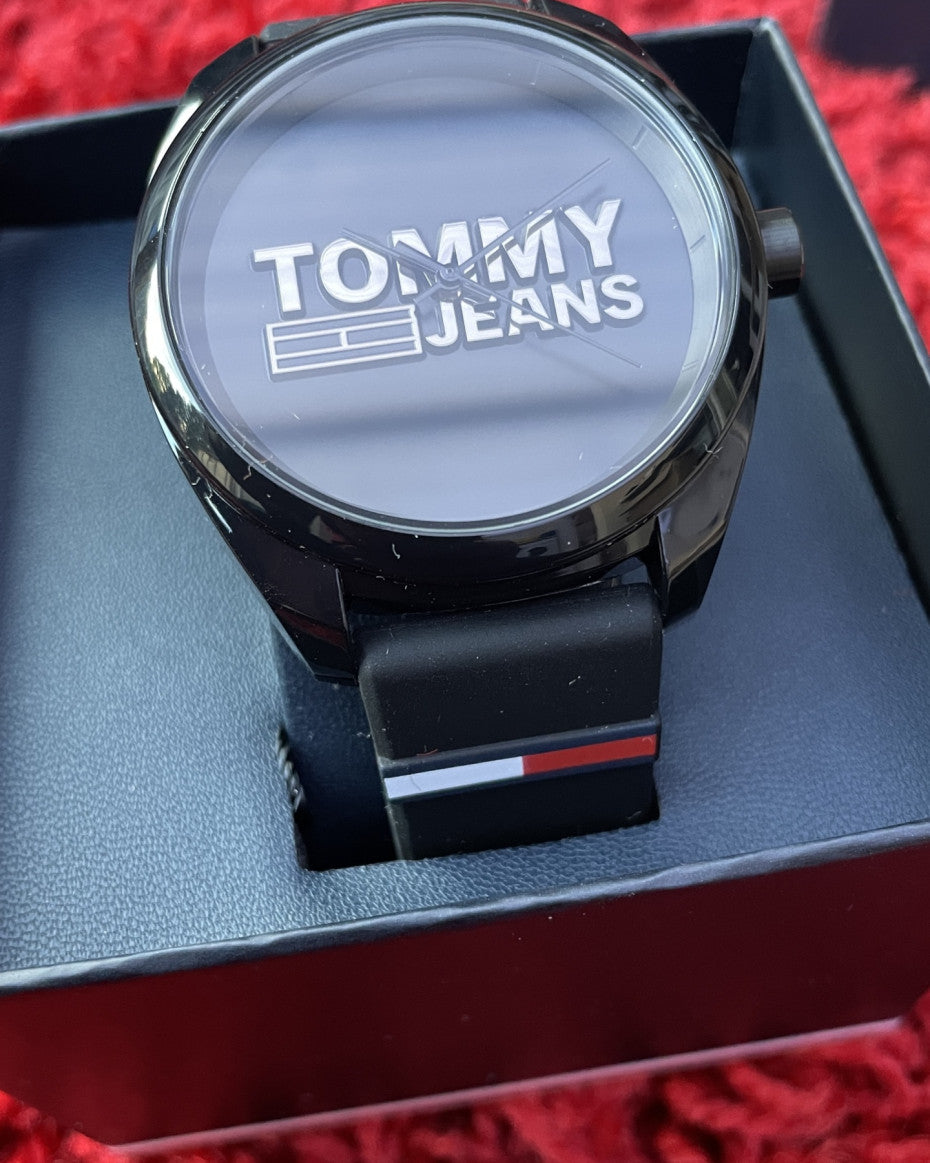 Tommy Hilfiger watch with silicone strap in black