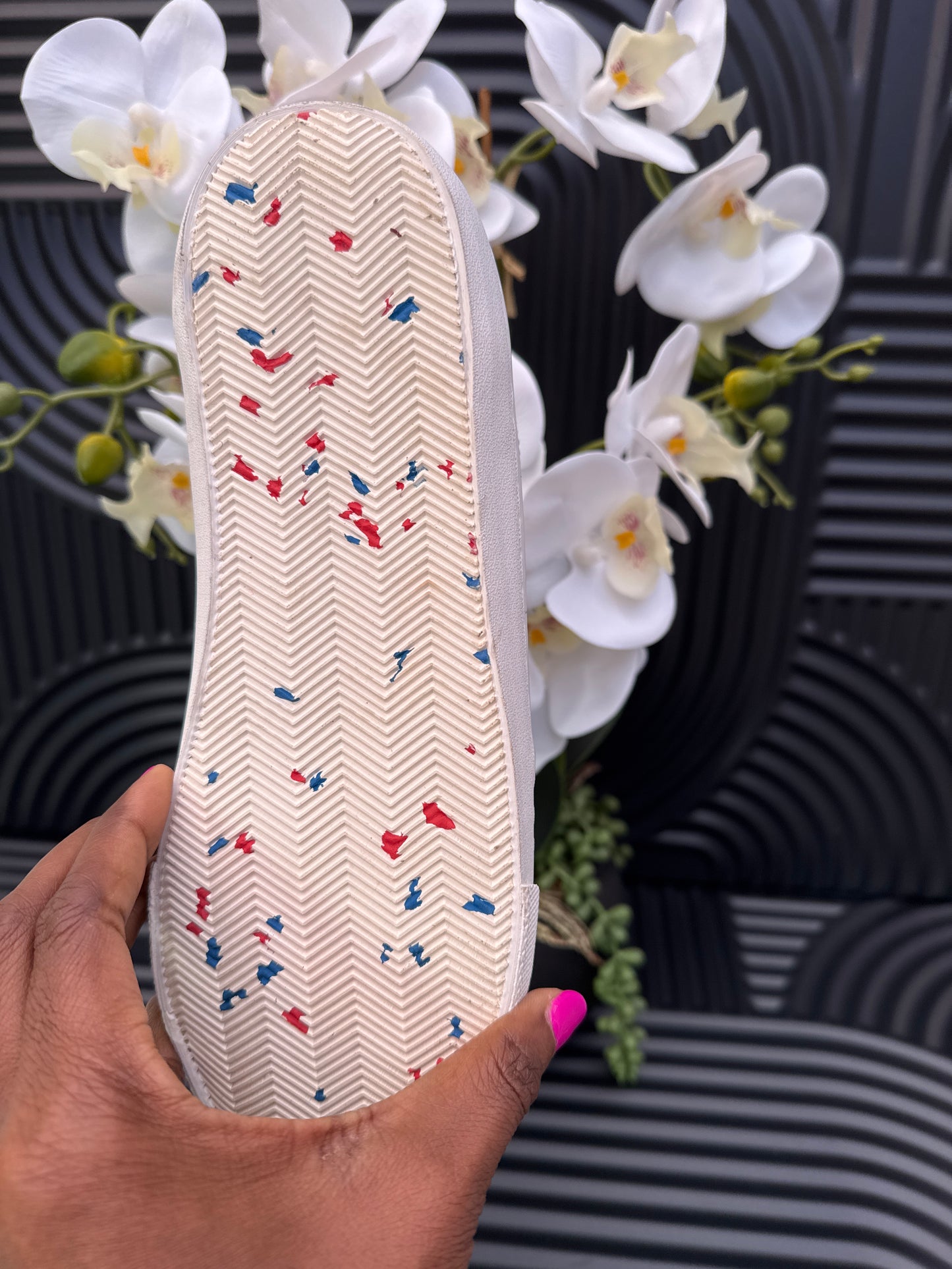 Red and blue detail sneakers