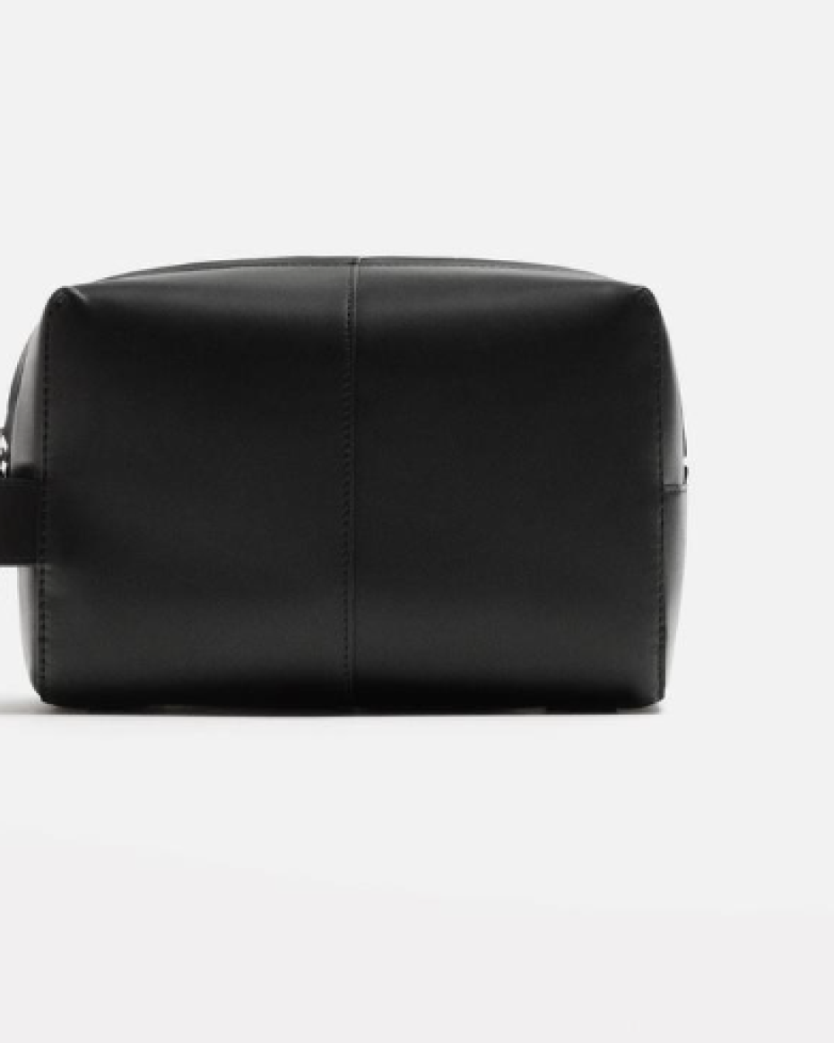 BLACK LEATHER TOILETRY BAG