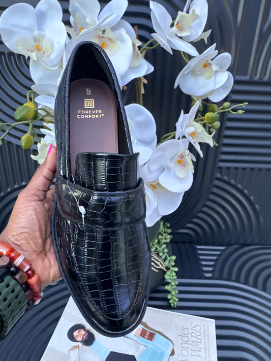 Croc effect loafers