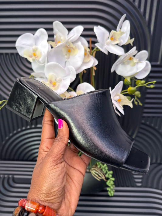 Block heel slippers