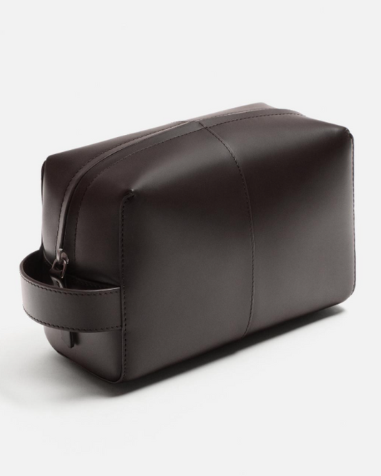 BROWN LEATHER TOILETRY BAG