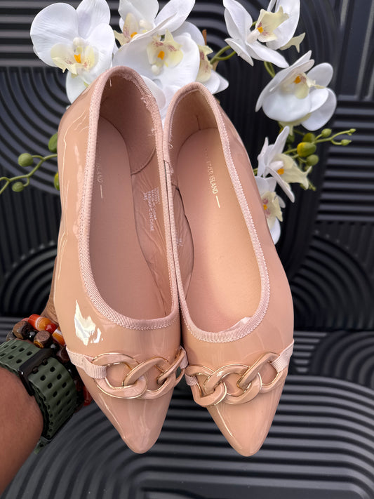 Pointed chain detail flat
