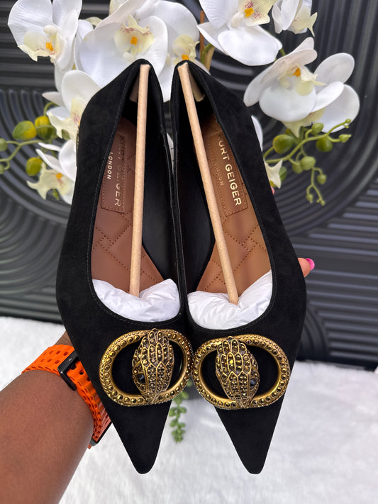KG Pointed Flat Shoes