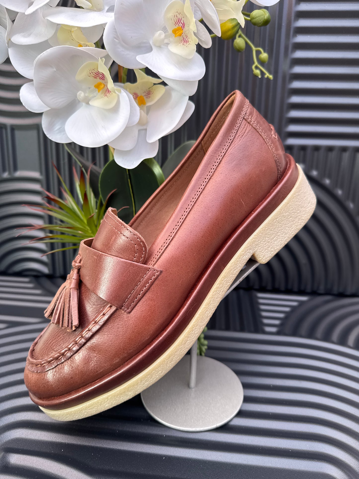 Ladies Tassel rubber sole loafers